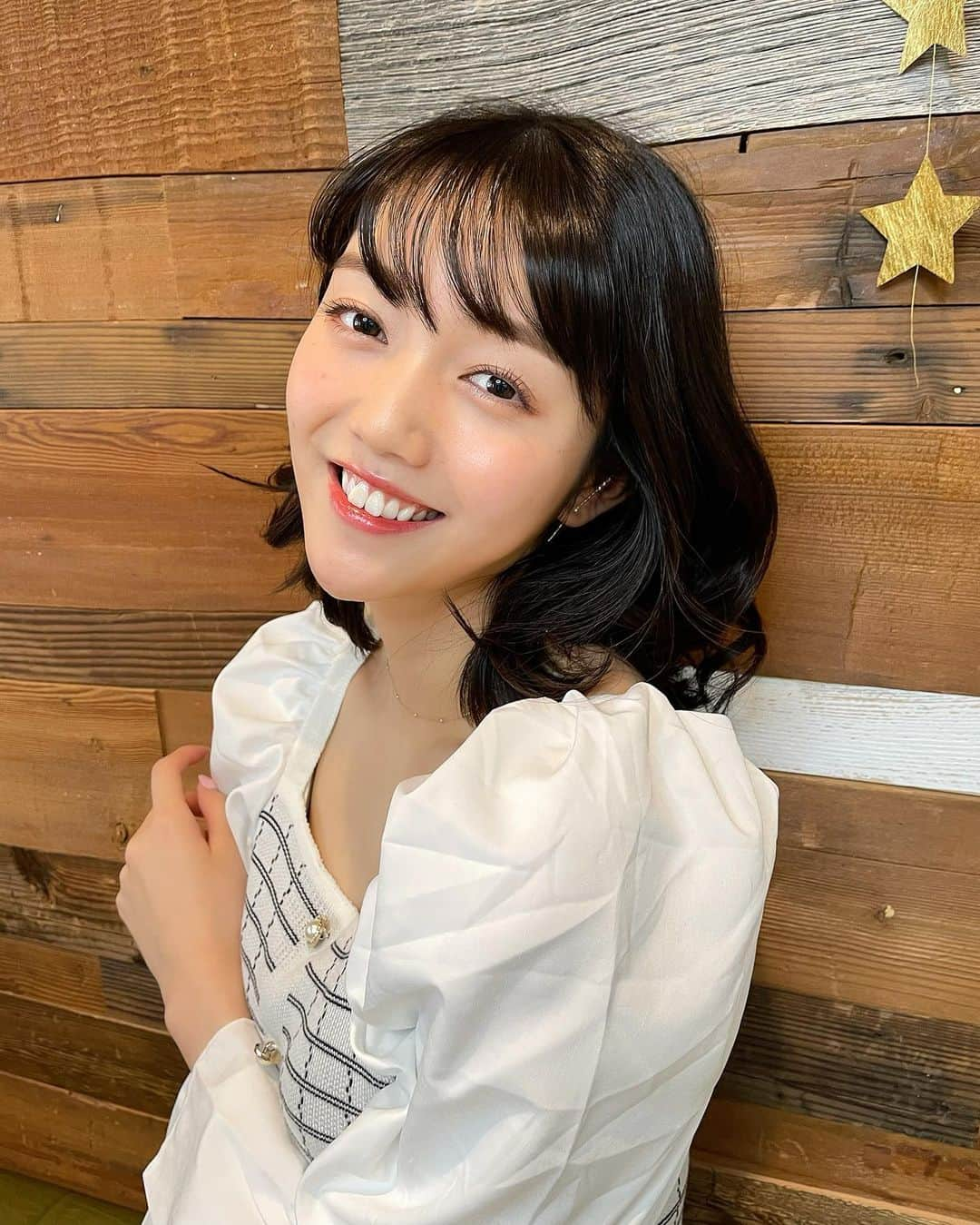 松川菜々花さんのインスタグラム写真 - (松川菜々花Instagram)「・ 私服 tops→ @chuuya__official  smileお届け🤗 4枚目の写真はよくわからない👍笑  #韓国コーデ #韓国 #韓国ヘア #韓国メイク #韓国ファッション #韓国ブランド #韓国ネイル #今日のコーデ #ootd #ななコーデ #ホワイトコーデ #パフスリーブ #ブルームーンインチューヤ　#bloominchuuya」2月19日 19時05分 - matsukawa__nanaka