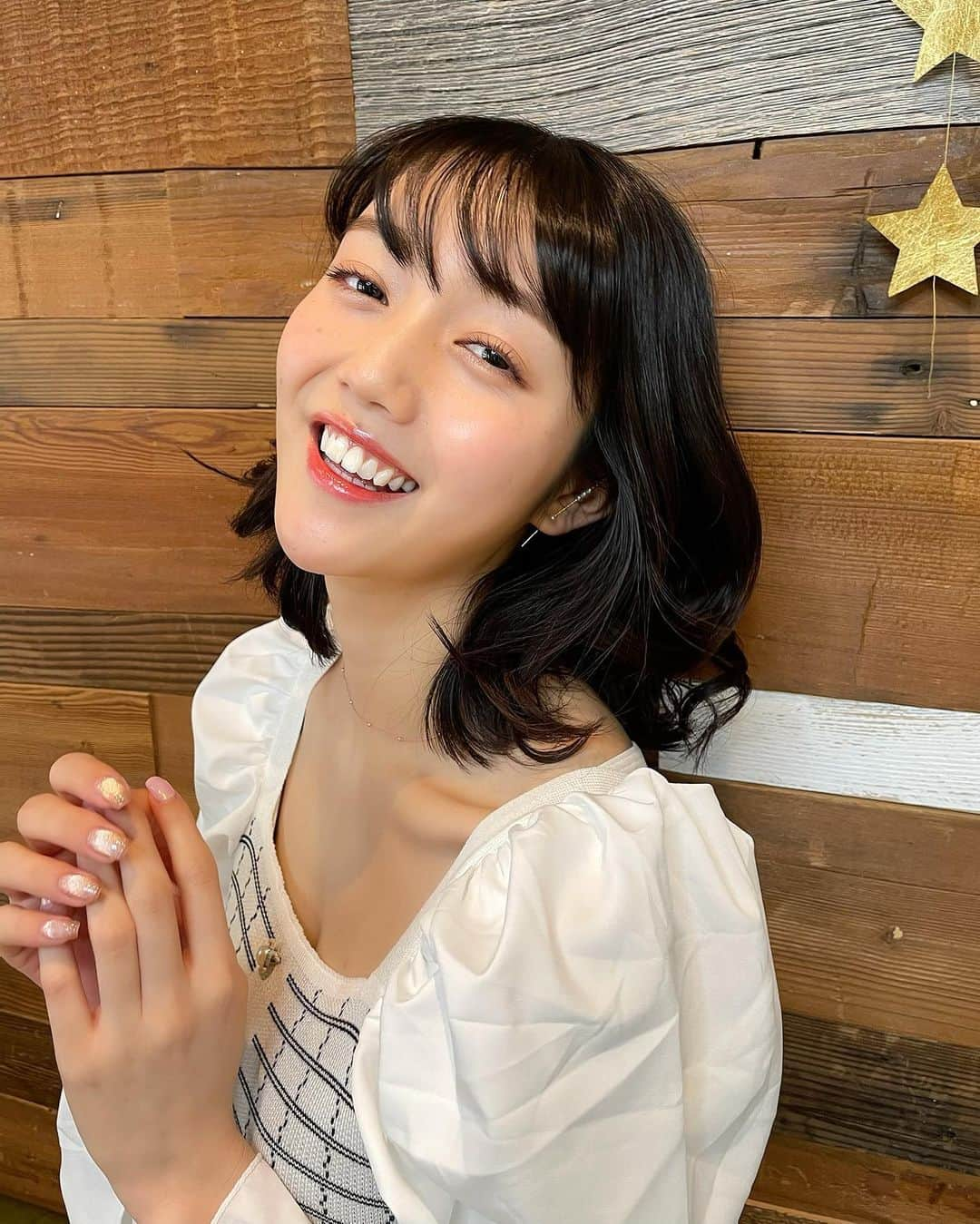 松川菜々花さんのインスタグラム写真 - (松川菜々花Instagram)「・ 私服 tops→ @chuuya__official  smileお届け🤗 4枚目の写真はよくわからない👍笑  #韓国コーデ #韓国 #韓国ヘア #韓国メイク #韓国ファッション #韓国ブランド #韓国ネイル #今日のコーデ #ootd #ななコーデ #ホワイトコーデ #パフスリーブ #ブルームーンインチューヤ　#bloominchuuya」2月19日 19時05分 - matsukawa__nanaka