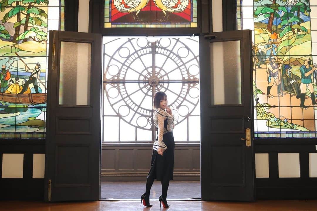 及川愛未さんのインスタグラム写真 - (及川愛未Instagram)「着用tika dress👗 商品詳細は11月のInstagramから https://www.instagram.com/p/CHcBHRPnIb-/?igshid=zc2fx2u5ukuz  キャバドレス tika https://www.tika.jp/?gclid=CjwKCAiA65iBBhB-EiwAW253WymI1H94FRmo4PsUVb-VbeBNGojLo6a7lQJJZ4pdIGDfVpnpajUJghoCbz0QAvD_BwE  #shooting #撮影 #リクエスト撮影 #撮影会 #商用撮影 #写真展 #宣材写真 #プロカメラマン #横浜 #横浜市開港記念会館 #みなとみらい #ステンドグラス #dress #サロンモデル #ブライダル #ウェディングモデル  #ポートレートしま専科  #ポートレート  #photography  #写真  #写真好きな人と繋がりたい  #写真撮るの好き人と繋がりたい  #portraitmodel #portrait  #東京カメラ部  #カメラマン募集  #ファインダー #ファインダー越しの私の世界  #followme ‪ ‬#model  ♠️郡司大地作品『love me』 2nd写真集発売中📚  bookwalker、7net、FOD、コミックシーモアより発売（今後展開増える予定）  https://bookwalker.jp/de40378348-f389-417d-bcf8-72851d1f9b59/  https://7net.omni7.jp/detail/5110796705  https://fod-sp.fujitv.co.jp/s/books/898454/BT000089845400100101/  https://www.cmoa.jp/title/1101297714/  amazonからも購入できます https://www.amazon.co.jp/『Love-me』-manami-写真集-ラビリンス-ebook/dp/B08VRJXF8S/ref=mp_s_a_1_28?dchild=1&keywords=manami&qid=1613345281&sr=8-28  🔹first写真集『Pin Up Girl』『PHOTO SHOT　manami （ラビリンス） オンデマンド・kindle出発より発売 https://www.amazon.co.jp/「PHOTO-SHOT」-エンジェルガール-manami-美女グラビアコレクション-manami/dp/B07SZGSZJ7/ref=mp_s_a_1_48?keywords=manami&qid=1613344854&sr=8-48  https://www.amazon.co.jp/gp/aw/d/B07TLPBDL2/ref=tmm_pap_title_0?ie=UTF8&qid=1613344846&sr=8-50  ♠️レースクイーングラビアエンターテイメントtopqueen 週2回更新 壁紙ダウンロードできます  http://www.topqueen.jp  ※2021年3月31日(水)をもちましてサービスを終了のため、サービスの終了に先立ち、2月26日(金)でコンテンツの更新を終了、2月28日(日)で新規会員登録を終了させて頂きます。 サイトへのログイン・閲覧は3月31日(水)までとなります。  ダウンロードも出来なくなりますので、新規会員登録は2月28日(日)までにお済み下さい。」2月19日 19時23分 - manamioichan