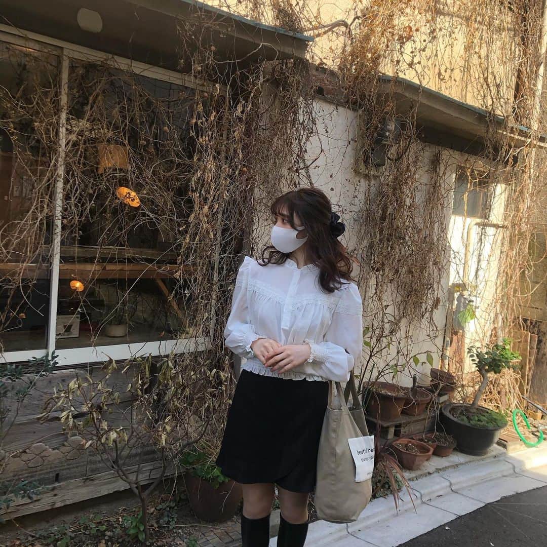 新田湖子さんのインスタグラム写真 - (新田湖子Instagram)「bag 以外 le lac ‪‪❤︎‬  puff blouse  早い事に残り2点、、!!!  確かに可愛いのです。🎀  このcode気に入ったっっ🩰👢」2月19日 19時30分 - coconitta0809