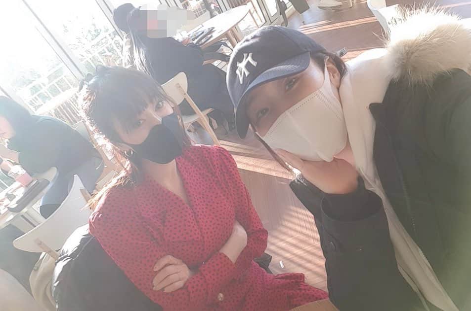 カン・イェウォンのインスタグラム：「친구들과 함께💕」