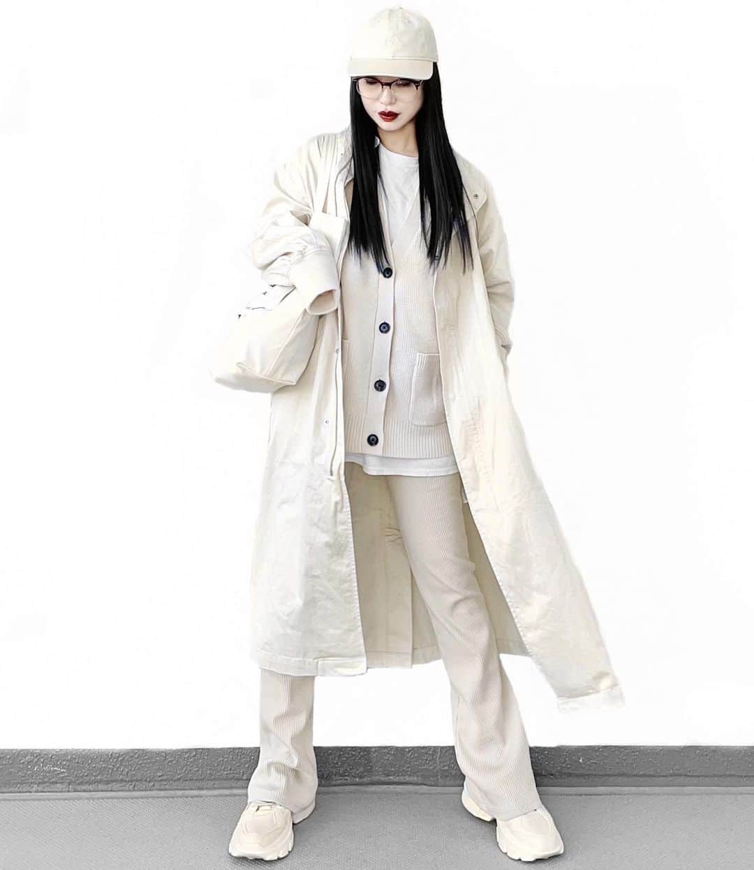 lve_xxxxのインスタグラム：「.﻿ .﻿ ivory な日🕊﻿ ﻿ ﻿ －－－－－－－－－－－－－－－－－－﻿ ﻿ その他ｺｰﾃﾞｱｲﾃﾑ詳細は﻿ WEARをご覧くださいませ。﻿ ﻿ ﾌﾟﾛﾌｨｰﾙのURLよりご覧頂けます☺︎﻿ ﻿ WEARもfollow﻿ 宜しくお願い申し上げます！﻿ ﻿ －－－－－－－－－－－－－－－－－－ ﻿ ﻿ ﻿ ﻿」