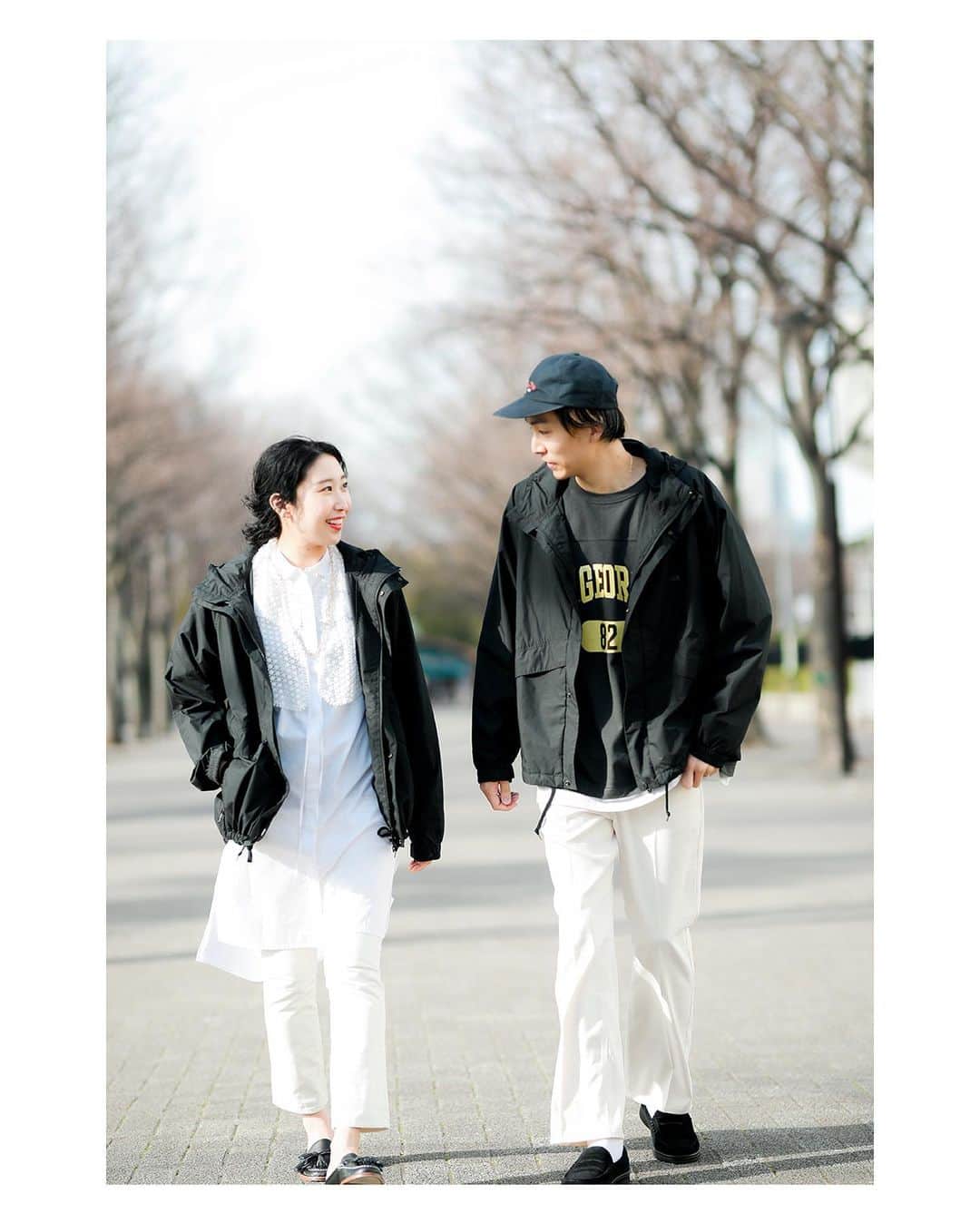 JOURNAL STANDARDさんのインスタグラム写真 - (JOURNAL STANDARDInstagram)「≪THE NORTH FACE PPL for JOURNAL STANDARD≫﻿ ﻿ THE NORTH FACE PURPLE LABELのSSコレクションの中でも定番で毎年絶大な人気を誇るモデル。﻿ 【MOUNTAIN WIND PARKA】をベースに今シーズンもジャーナルスタンダードだけのエクスクルーシブモデルが登場！﻿ ﻿ そろそろ春の装いが気になるころ。﻿ 今の時期からも使えて、暖かくなってからもちょっと羽織るのにちょうどいいアウターが欲しい。﻿ そんな気分にぴったりに仕上がりました！﻿ ﻿ ----------------------------------------------------﻿ ﻿ ■《予約》【THE NORTH FACE PPL】JS別注 MOUNTAIN WIND PARKA﻿ NO.21010410003910(LADY'S)﻿ SIZE：M﻿  NO.21011610004310(MEN'S)﻿ SIZE：S,M,L﻿ ¥34,100 tax included ﻿ ﻿ ----------------------------------------------------﻿ ﻿ カラーはベーシックに使いやすいブラックと、一からリクエストをした爽やかなオフホワイトの２色展開。﻿ どちらもマットな質感でデイリー使いしやすく、長いシーズンで重宝する事間違いなしです。﻿ ﻿ メンズ、レディースともに﻿ ベイクルーズストアでも予約受付中！﻿ お早めに。﻿ ﻿ model: men 182cm  着用size-L lady 160cm  着用size-M  気になるアイテムは画像をタップ！  ----------------------------------------------------﻿ ﻿ 【Follow Me !!!】﻿ JOURNAL STANDARD LADIES' Complex store at 表参道﻿ GRAND OPENING 02.01.2021﻿ @jsl.omotesando﻿ ﻿ レディスラインは﻿ JOURNAL STANDARD / JOURNAL STANDARD relume / JOURNAL STANDARD L’ESSAGEの3ブランドを集約した初の複合店として誕生！﻿ ﻿ 尚 @jsomotesando に関しましては﻿ 2/1(月)より【MEN'S表参道店】﻿ @jsl.omotesando は﻿ 【JOURNAL STANDARD LADIES'複合店】﻿ となりました。﻿ ﻿ 今後も様々なコンテンツを配信していきますので是非、皆様フォロー頂けますと幸いです。﻿ ﻿ ----------------------------------------------------﻿ ﻿ ﻿ @thenorthface.puruplelabel ﻿ @baycrews ﻿ ﻿ #journalstandardmens ﻿ #journalstandardladies﻿ #baycrews﻿ #fashion﻿ #21ss﻿ #2021spring﻿ #springcollection #springfashion #ootd﻿ #ユニセックス﻿ #ジャーナルスタンダード﻿ #thenorthfacepuruplelabel ﻿ #ノースフェイスパープルレーベル﻿ #thenorthface﻿ #ノースフェイス女子」2月19日 19時53分 - journalstandard.jp