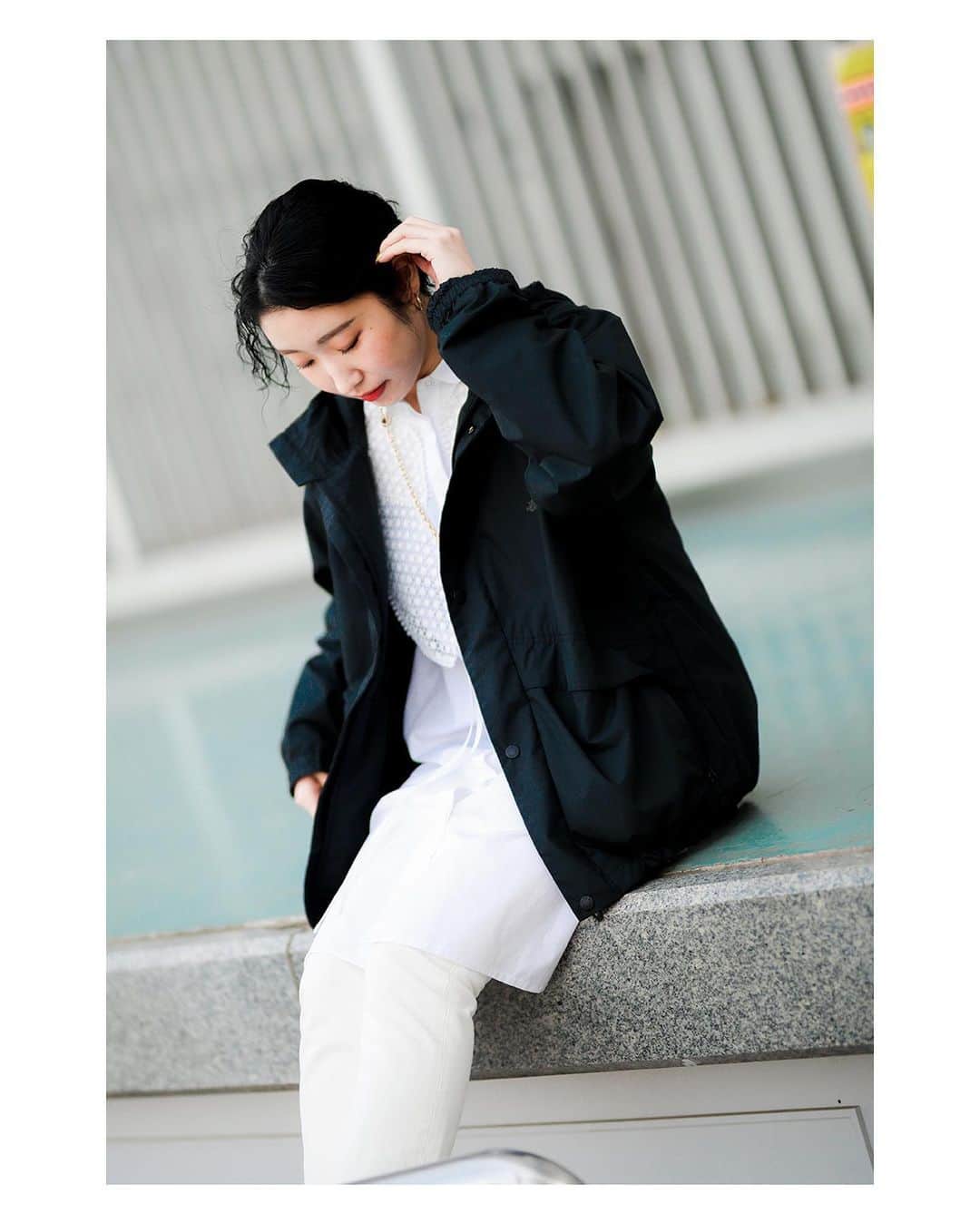 JOURNAL STANDARDさんのインスタグラム写真 - (JOURNAL STANDARDInstagram)「≪THE NORTH FACE PPL for JOURNAL STANDARD≫﻿ ﻿ THE NORTH FACE PURPLE LABELのSSコレクションの中でも定番で毎年絶大な人気を誇るモデル。﻿ 【MOUNTAIN WIND PARKA】をベースに今シーズンもジャーナルスタンダードだけのエクスクルーシブモデルが登場！﻿ ﻿ そろそろ春の装いが気になるころ。﻿ 今の時期からも使えて、暖かくなってからもちょっと羽織るのにちょうどいいアウターが欲しい。﻿ そんな気分にぴったりに仕上がりました！﻿ ﻿ ----------------------------------------------------﻿ ﻿ ■《予約》【THE NORTH FACE PPL】JS別注 MOUNTAIN WIND PARKA﻿ NO.21010410003910(LADY'S)﻿ SIZE：M﻿  NO.21011610004310(MEN'S)﻿ SIZE：S,M,L﻿ ¥34,100 tax included ﻿ ﻿ ----------------------------------------------------﻿ ﻿ カラーはベーシックに使いやすいブラックと、一からリクエストをした爽やかなオフホワイトの２色展開。﻿ どちらもマットな質感でデイリー使いしやすく、長いシーズンで重宝する事間違いなしです。﻿ ﻿ メンズ、レディースともに﻿ ベイクルーズストアでも予約受付中！﻿ お早めに。﻿ ﻿ model: men 182cm  着用size-L lady 160cm  着用size-M  気になるアイテムは画像をタップ！  ----------------------------------------------------﻿ ﻿ 【Follow Me !!!】﻿ JOURNAL STANDARD LADIES' Complex store at 表参道﻿ GRAND OPENING 02.01.2021﻿ @jsl.omotesando﻿ ﻿ レディスラインは﻿ JOURNAL STANDARD / JOURNAL STANDARD relume / JOURNAL STANDARD L’ESSAGEの3ブランドを集約した初の複合店として誕生！﻿ ﻿ 尚 @jsomotesando に関しましては﻿ 2/1(月)より【MEN'S表参道店】﻿ @jsl.omotesando は﻿ 【JOURNAL STANDARD LADIES'複合店】﻿ となりました。﻿ ﻿ 今後も様々なコンテンツを配信していきますので是非、皆様フォロー頂けますと幸いです。﻿ ﻿ ----------------------------------------------------﻿ ﻿ ﻿ @thenorthface.puruplelabel ﻿ @baycrews ﻿ ﻿ #journalstandardmens ﻿ #journalstandardladies﻿ #baycrews﻿ #fashion﻿ #21ss﻿ #2021spring﻿ #springcollection #springfashion #ootd﻿ #ユニセックス﻿ #ジャーナルスタンダード﻿ #thenorthfacepuruplelabel ﻿ #ノースフェイスパープルレーベル﻿ #thenorthface﻿ #ノースフェイス女子」2月19日 19時53分 - journalstandard.jp