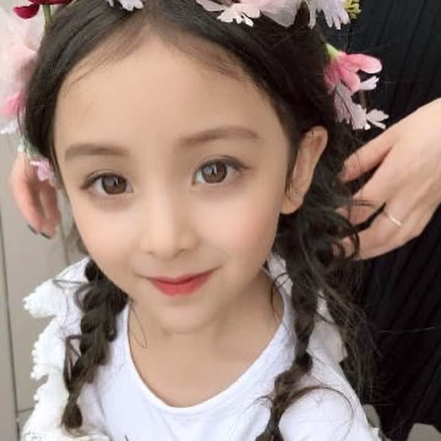星來のインスタグラム：「外国人×国宝級美人。 #外国人 #国宝級美人 #美しい #こども #いいね返し #インスタ映え #instagood #instalike #f4f #l4l #likeforlikes #likeforfollow #いいねした人全員フォローする #お洒落さんと繋がりたい #美男美女と繋がりたい」