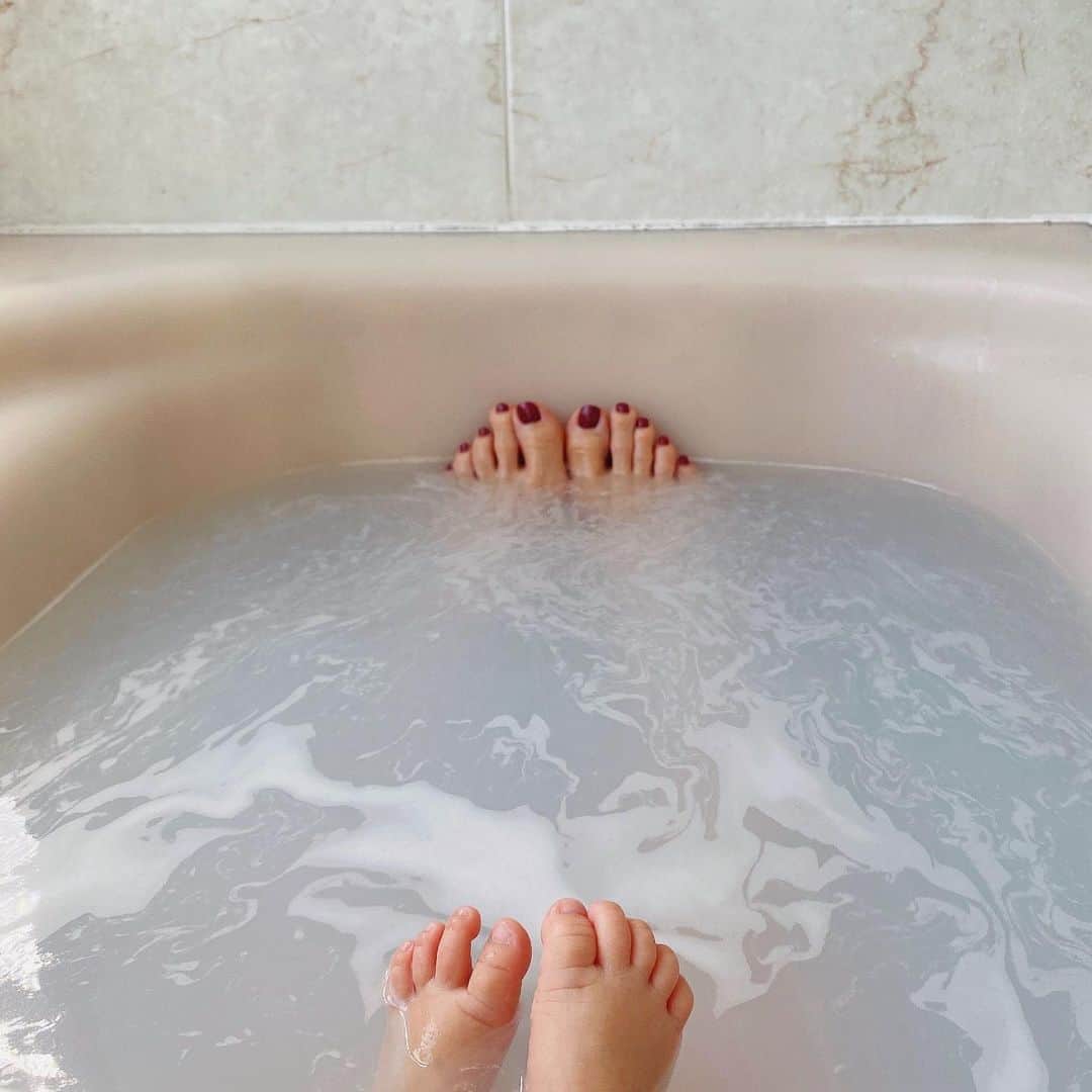 BENIのインスタグラム：「❤️」