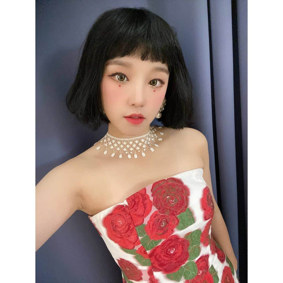 (G)I-DLEさんのインスタグラム写真 - ((G)I-DLEInstagram)「[📸] (여자)아이들 [화(火花)] 활동 하드 털이 : 꽃 Selfie ver.❤ ⠀ 더 많은 사진은 (여자)아이들 U CUBE Media 게시판에서 확인해주세요! ▶️ https://bit.ly/30rawXX ⠀ #여자아이들 #GIDLE #I_burn #화(火花) #HWAA」2月19日 20時00分 - official_g_i_dle