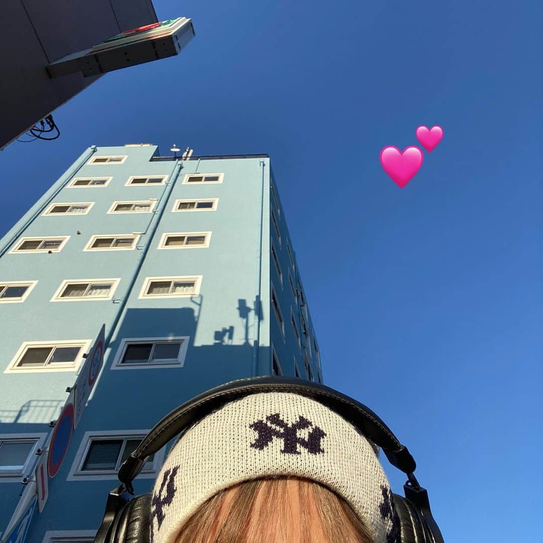 矢部ユウナのインスタグラム：「最近いい天気だけど風冷たいよね〜😉😉」