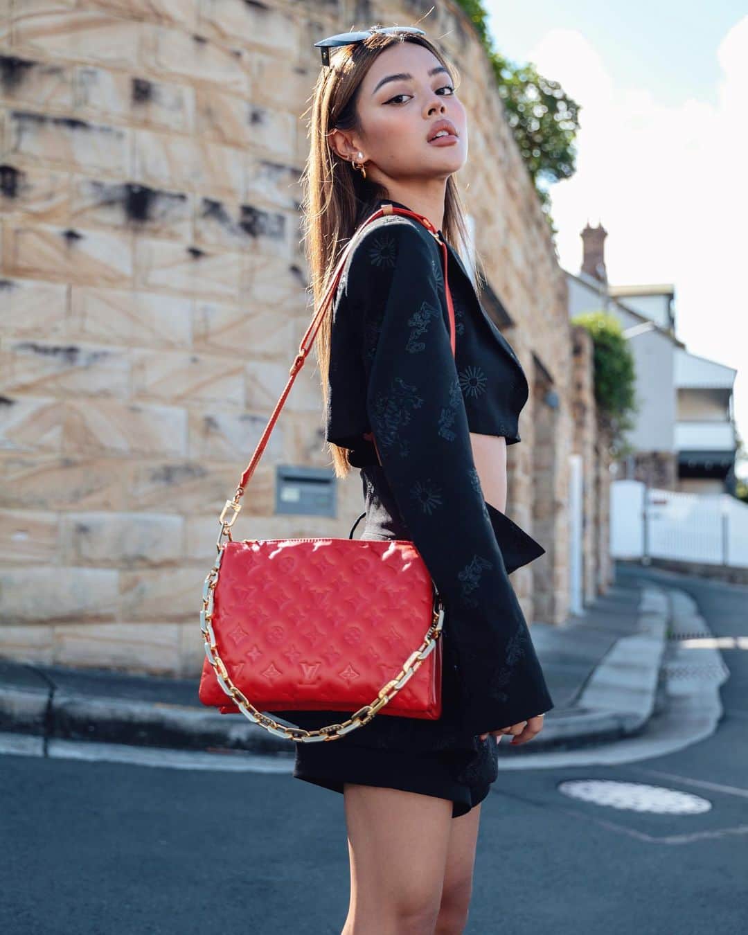 リリーマイマックのインスタグラム：「The brand new @louisvuitton #LvCoussin ♥️」