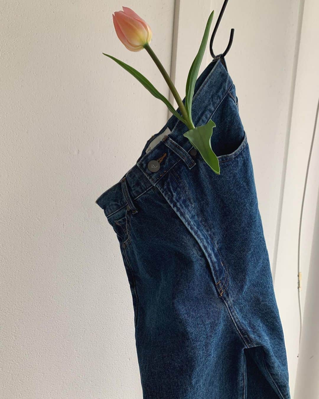 のインスタグラム：「🌷」