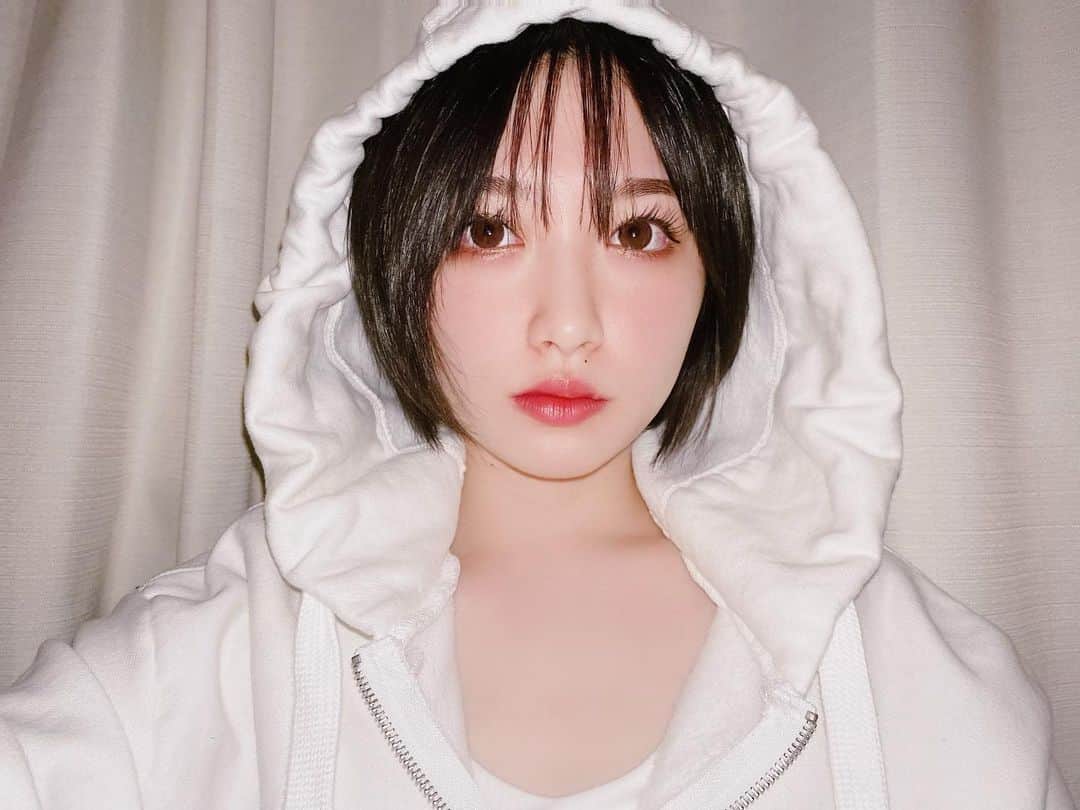 のインスタグラム：「今日はいつもと違う 顔面にしたくて カラコンしてみたの クレマチスモカって色」