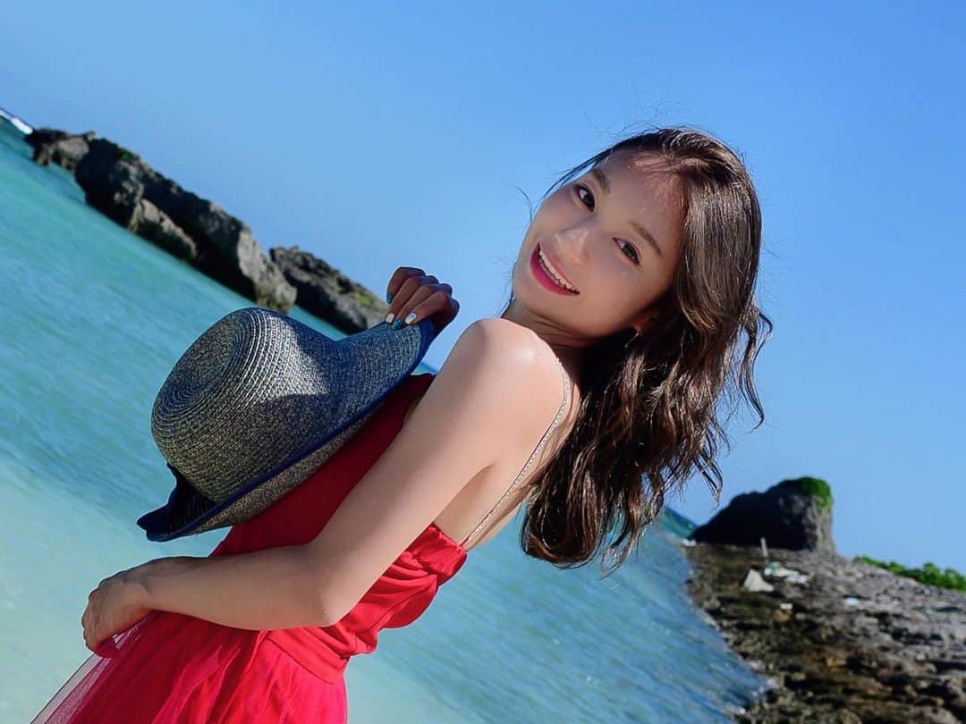 近藤美月のインスタグラム：「. . . みんなが 「旅行いきたい〜〜」ってなる﻿ 画像を投下📷🌴﻿ ﻿ ﻿ ﻿ ﻿ ﻿  #宮古島 #宮古島旅行 #宮古島ポートレート #宮古島ダイビング #沖縄ポートレート #沖縄グルメ #関西サロンモデル #関西サロモ #宮古島ブルー」