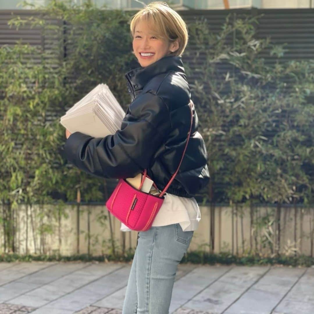 &mのインスタグラム：「定期コースご利用中のパンフレット届かなかったお客様ごめんなさい😭💦  本日、別便でお送りしたのでぜひ受け取ってください🥰💌  #シングルマザー #シングルママ  #女の子ママ」