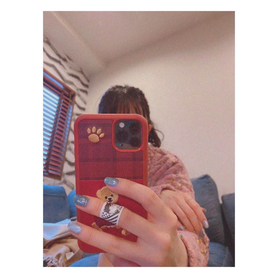 松崎博香のインスタグラム：「本日もしのちゃんとお仕事でした🐻🐹  みんなはどんな1日を過ごしてましたか？ 今週も1週間お疲れ様でした✌🏻 頑張った！えらいー！！！☺︎  週末は暖かいみたいだよね？🌷 #디자인스킨 #instagood #instapic #instalike #lfl #lll #맞팔 #맞팔해요 #좋아요반사 #좋아요」