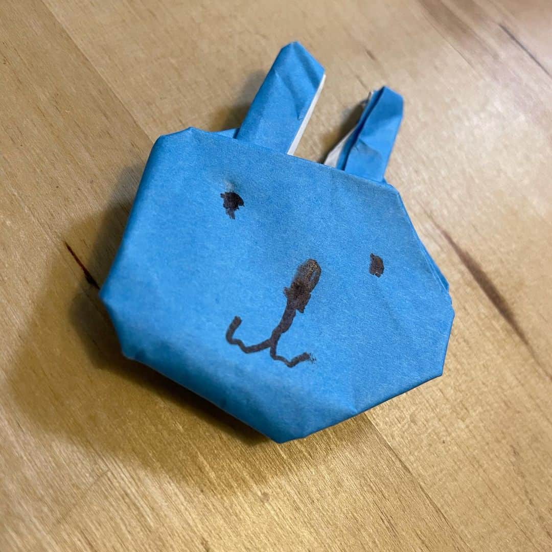 神尾佑さんのインスタグラム写真 - (神尾佑Instagram)「息子が作ってくれた折り紙が可愛くて。」2月19日 20時48分 - yu_kamio