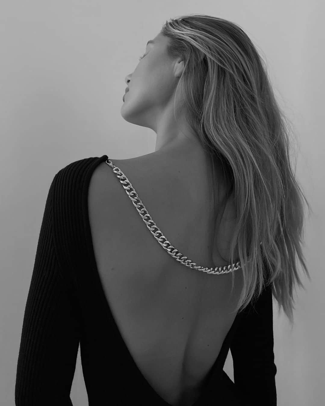 Mathilde Goehlerのインスタグラム：「Tgif 🦪🍸」