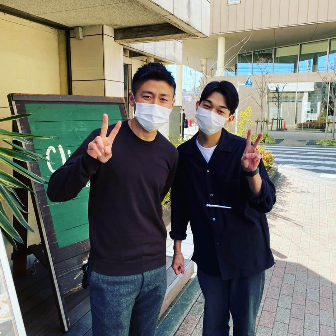 井上裕大のインスタグラム：「本当にお世話になりました。 感謝。  #クリップクラップ鶴川 #浅野大輔 #ヘアカット #井上裕大 #感謝」