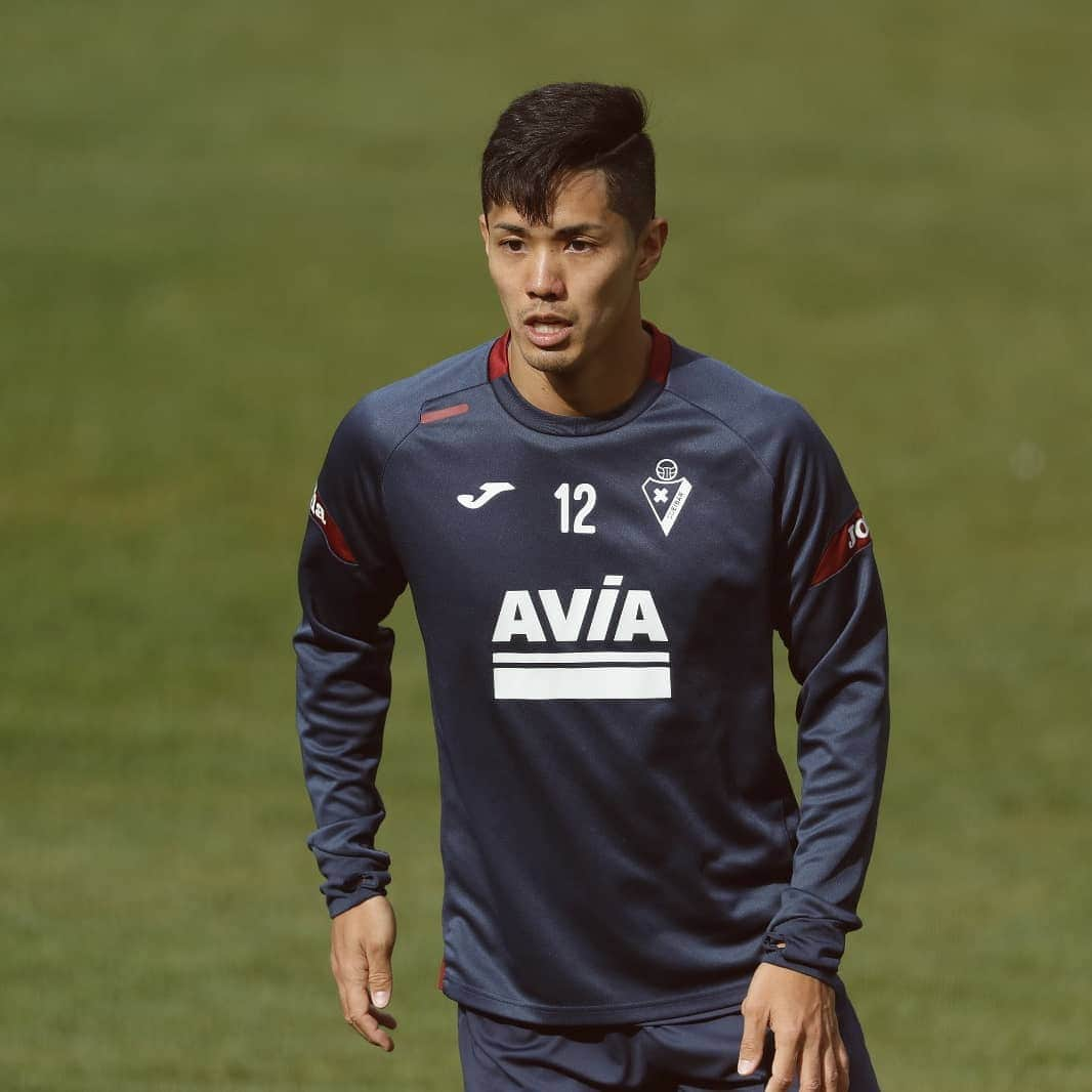 SDエイバルさんのインスタグラム写真 - (SDエイバルInstagram)「✅ ¡Último entrenamiento completado!  👊 ¡Preparados para el partido de mañana!   #ElcheEibar」2月19日 21時22分 - sdeibar