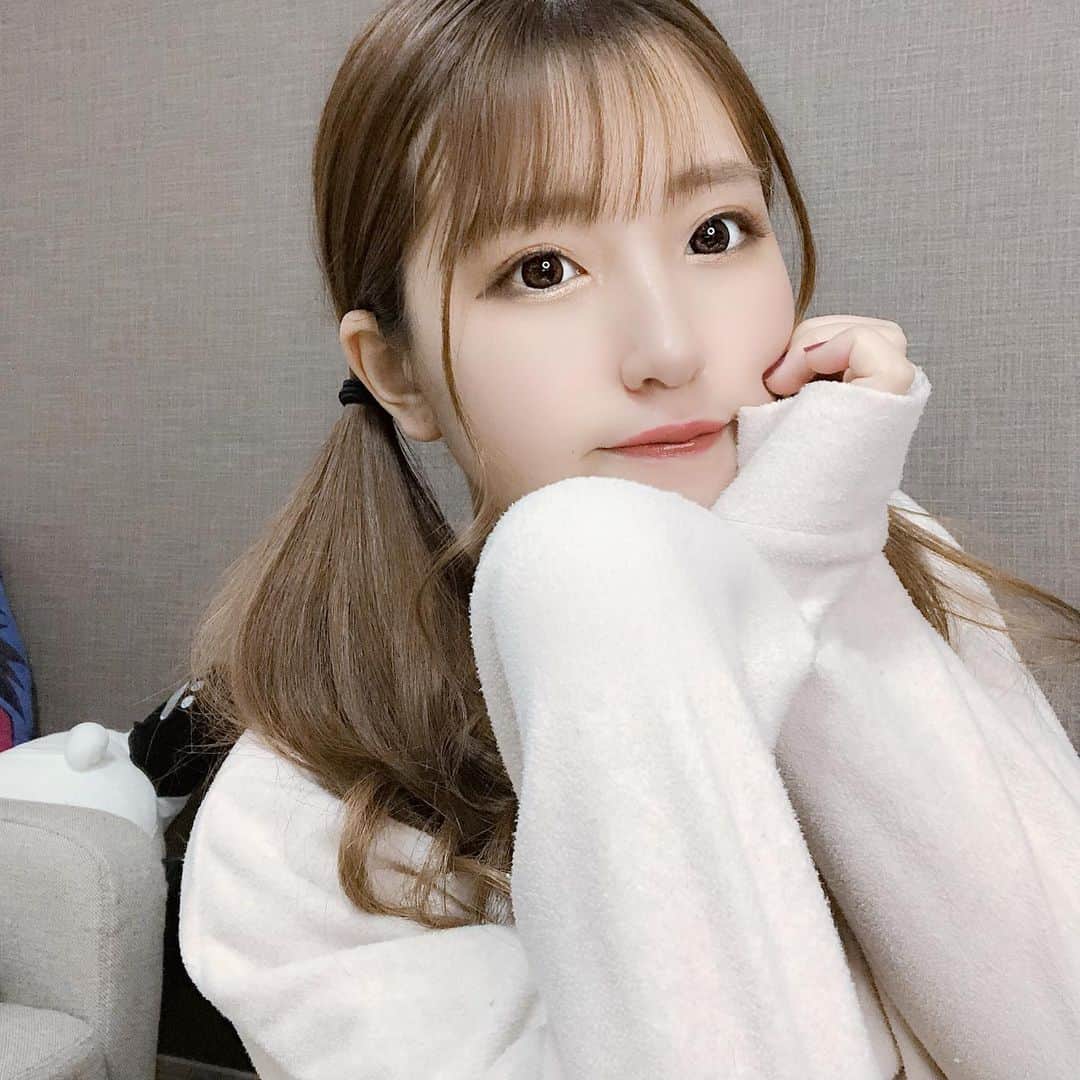 郷杏樹のインスタグラム：「久々に自撮りしてみた💭」