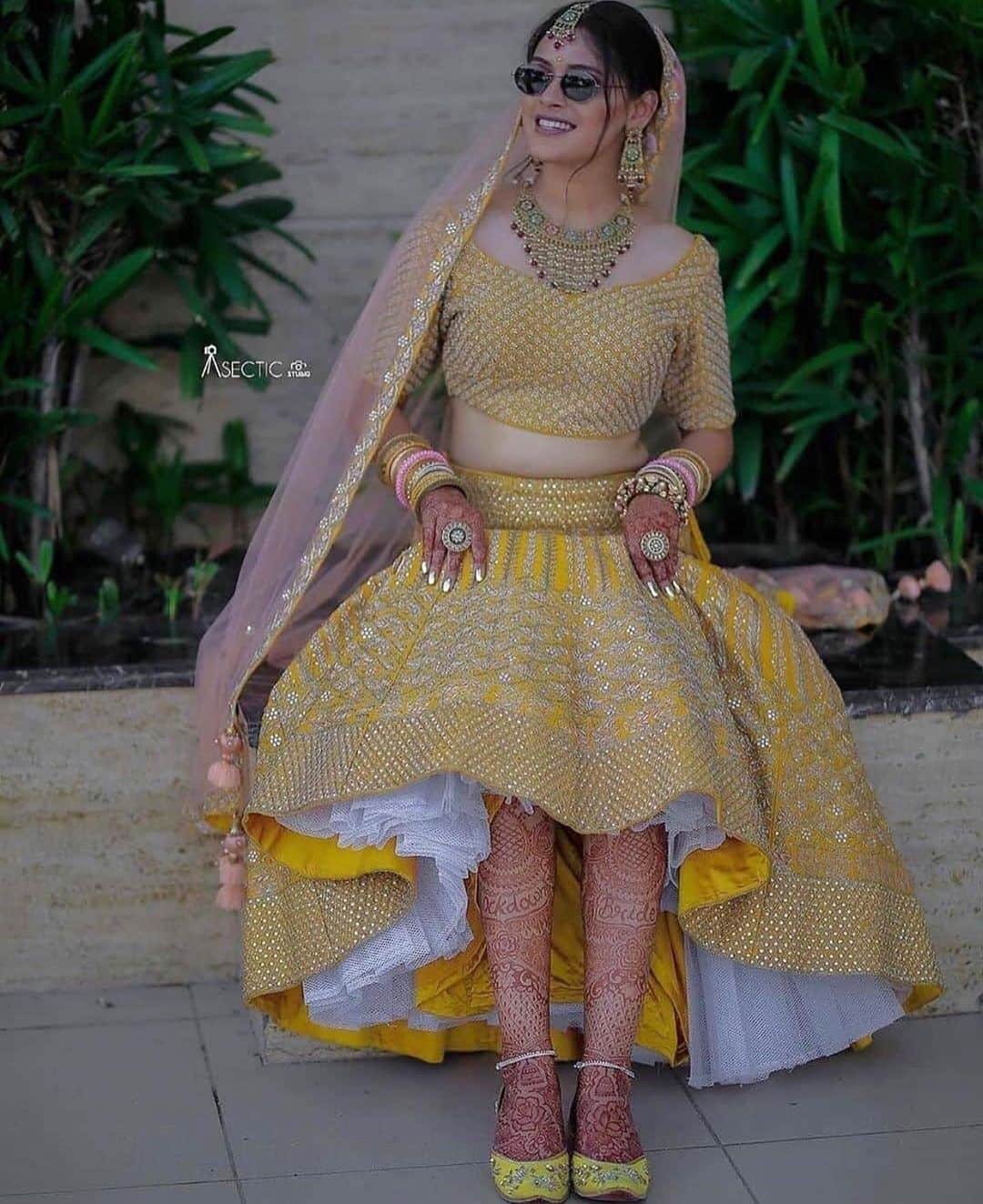 Indianstreetfashionのインスタグラム：「A lil throwback 🥰 #indianstreetfashion @indianstreetfashion #indianwedding #weddings #weddingsupplier #wedding #weddingsofinstagram #instawedding  #bridesofindia #bridesofinstagram #indianbridaloutfit #bridaloutfit #weddinglook  #bridestyle #weddingtrend #jewellery #weddinginspo #weddingplanner #weddingblogger #destinationwedding #weddingchoreography #couture #weddingjewellery #weddingshopping #weddingseason #indiandesigner」