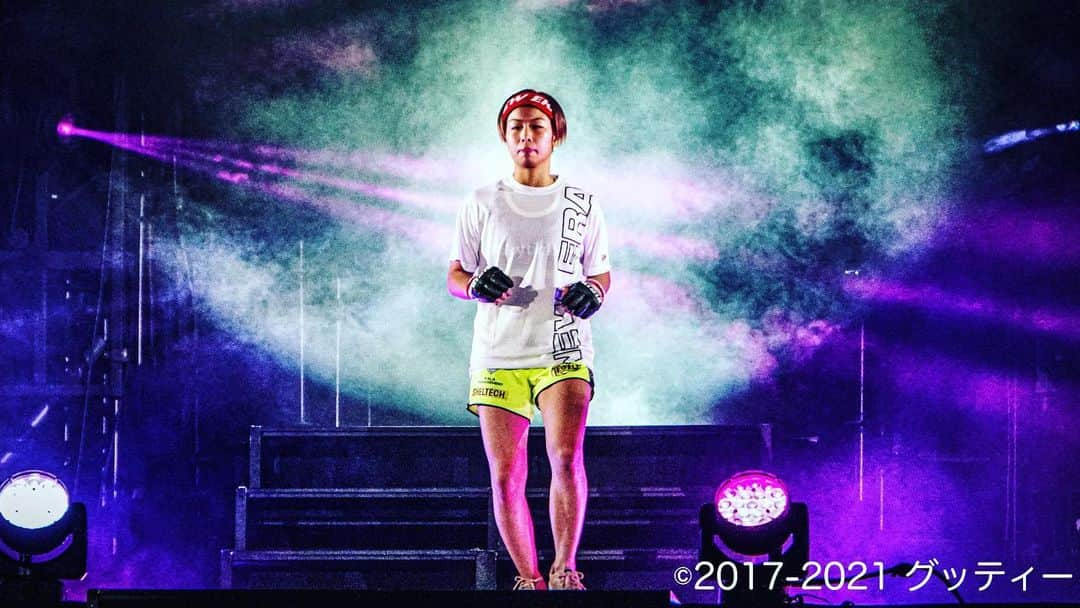 グッティーさんのインスタグラム写真 - (グッティーInstagram)「ㅤ ㅤ 「full moon」 ㅤ #浅倉カンナ 選手 #RIZIN #RIZIN27 #下馬評を覆す #グッティー写真」2月19日 21時20分 - gutty_bigsmile31