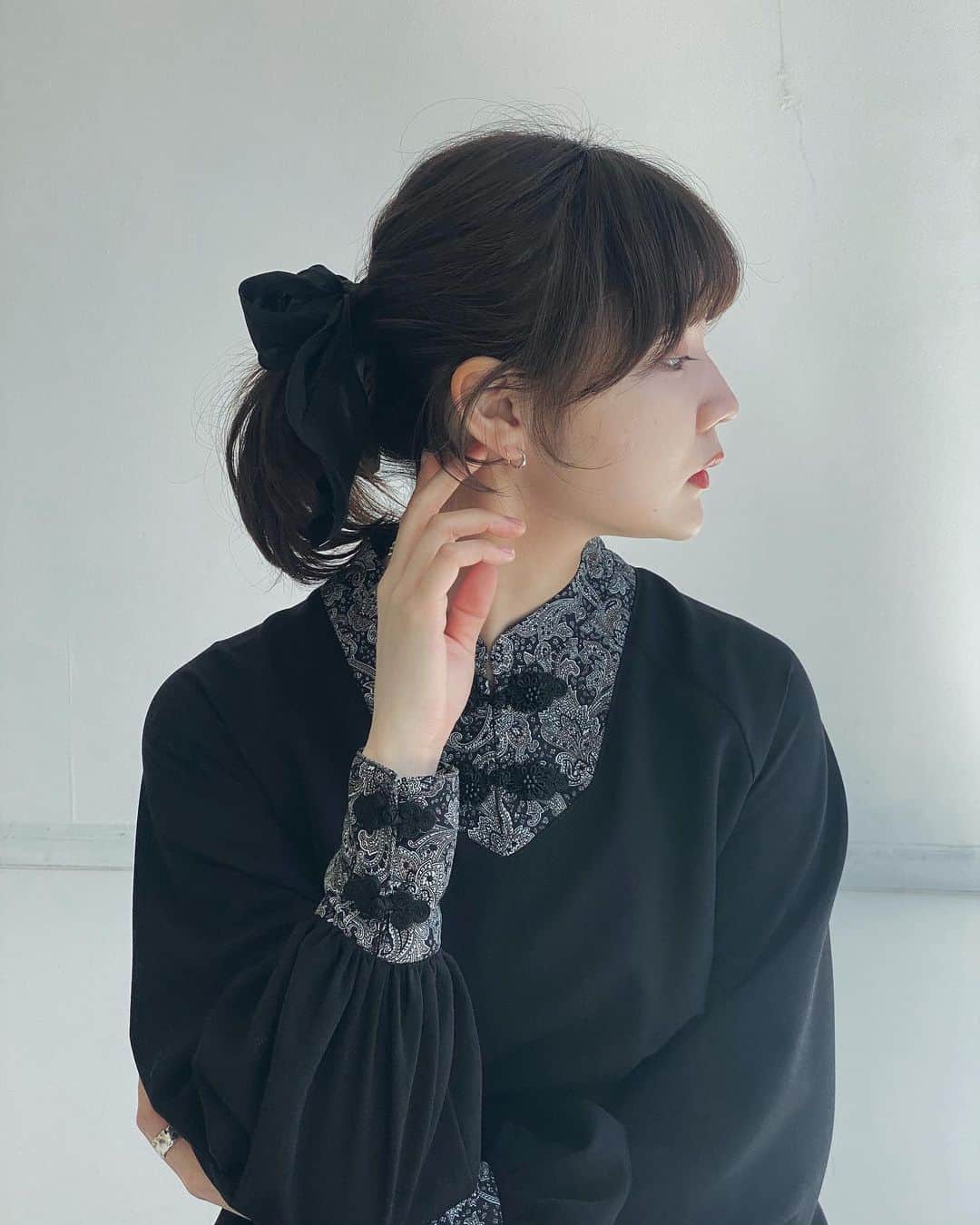 村田倫子さんのインスタグラム写真 - (村田倫子Instagram)「髪を暗くしました。☺︎ 久々です…どうでしょう？  chic china onepiece 発売スタートです🐼❤︎ どうぞよろしくお願いします。  今日、明日はサイト覗くと よいことあります。よ。」2月19日 21時32分 - rinco1023