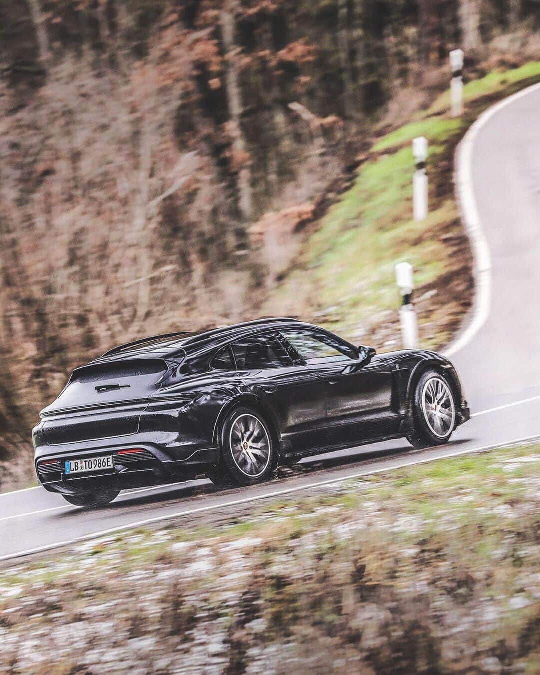 Porscheさんのインスタグラム写真 - (PorscheInstagram)「More space, more flexibility, more versatility. The camouflaged Taycan Cross Turismo hits the road. Watch it put through its paces in chilly Weissach, as the head of the Taycan model line, Stefan Weckbach, gets behind the wheel. Link in bio.  __ Taycan: Electricity consumption combined 28.7 – 28.0 kWh/100 km; CO2 emissions combined: 0 g/km I https://porsche.click/DAT-Leitfaden I Status: 02/2021」2月19日 21時33分 - porsche