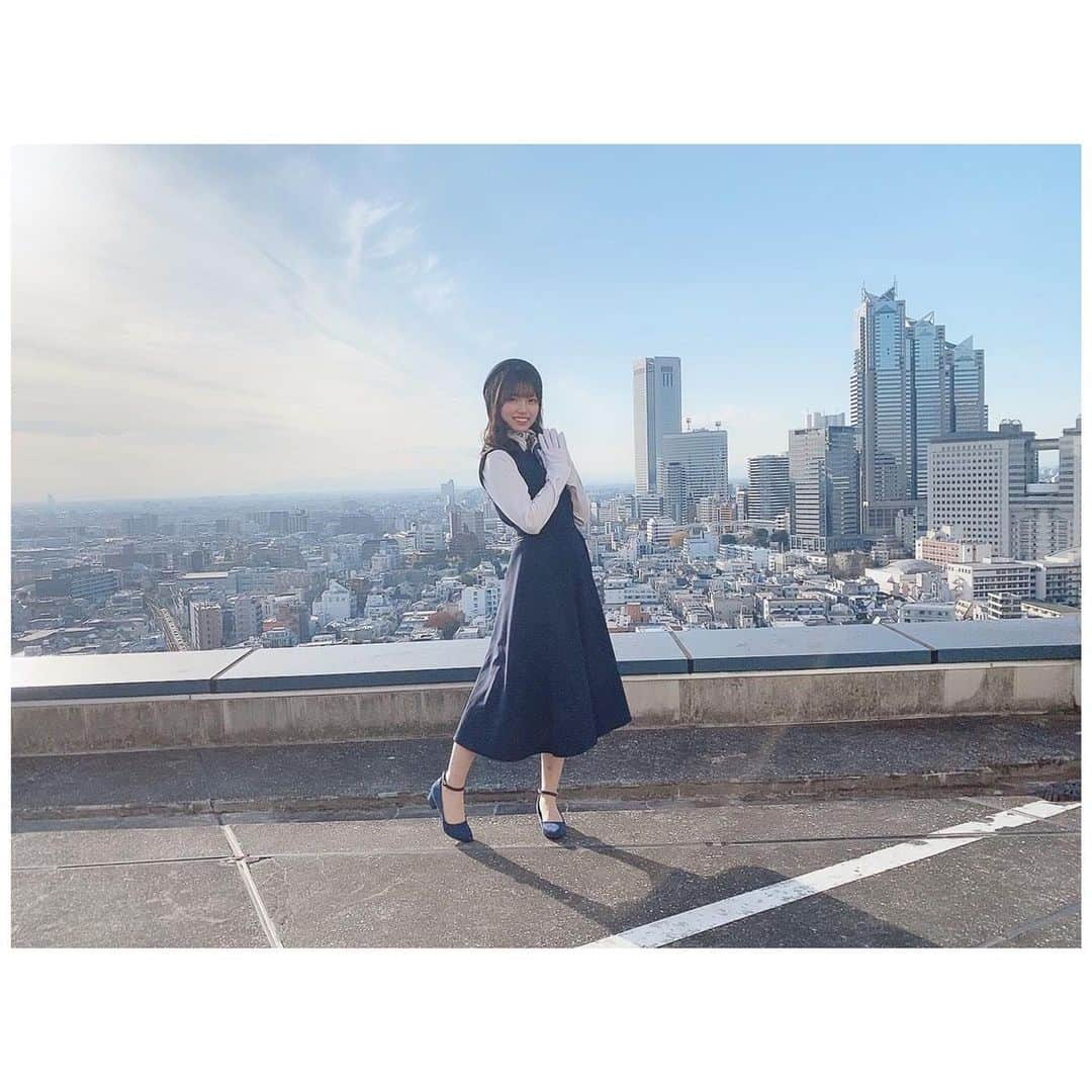 岩田陽菜さんのインスタグラム写真 - (岩田陽菜Instagram)「空に羽ばたけそうな気持ちになりました︎︎☁*°⋆͛*﻿ ﻿ ﻿ #衣装#バスガイド﻿ #STU48﻿ #写真#独り言で語るくらいなら#空#Sky#青#blue」2月19日 21時37分 - hina_naso_stu48