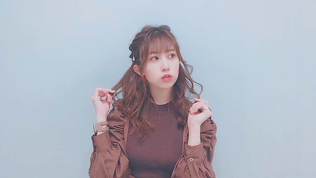 井上麗夢のインスタグラム：「#YouTube﻿ ﻿ 2本目のYouTubeがUPされましたー！﻿ 「いい男の条件」というトーク！﻿ ﻿ ぜひぜひコメントも待ってます！😤﻿ ﻿ #いい男の条件﻿ __________﻿ 【 #YouTube 】﻿ 毎週、金日更新﻿ ﻿ 女子が吐露する「とろトーク」﻿ ただ、お酒飲んで喋ってる﻿ 私たちが楽しいだけのチャンネルです🥰❤️﻿ ﻿ ﻿ プロフィールトップページからリンク飛べます🙆‍♀️❤️﻿ ﻿ 「とろチャンネル」﻿ で検索するとたくさんでてきちゃうから﻿ 大変かもしれないけど、、笑笑﻿ 見つけてチャンネル登録してもらえたら﻿ とってもうれしいなー！！﻿ ﻿ ﻿ お題のストックは50個以上！﻿ めちゃくちゃに喋り倒して﻿ 飲み倒します！！！！﻿ ﻿ __________﻿ ﻿ ﻿ ﻿ Twitter:@Remu_19﻿ ﻿ ﻿ ﻿ #カメラ女子 #カメラ女子部 #ipone #東京写真部 #写真部 #instagood  #clubhouse #olympuspen #写真好きな人と繋がりたい  #写真を撮るのが好きな人と繋がりたい  #カメラ好きな人と繋がりたい #カメラマン募集 #ファインダー越しの私の世界  #フィルター越しの私の世界 #ポートレート #ポートレートモデル #女優 #井上麗夢　#YouTube #ダイエット #写真集 #被写体モデル #被写体  #撮影会 #断捨離　#撮影会」