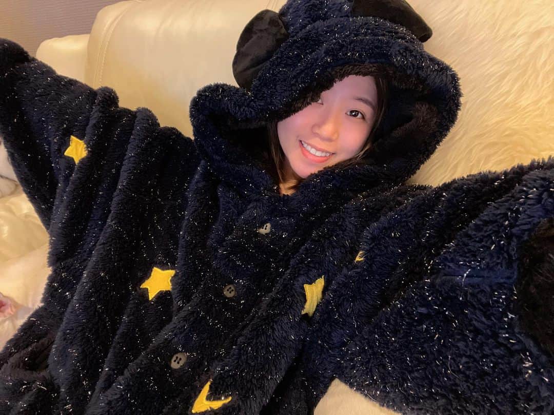 鄭茵聲のインスタグラム：「在淘寶淘到質感用料都超實在的睡衣 #真是開心」