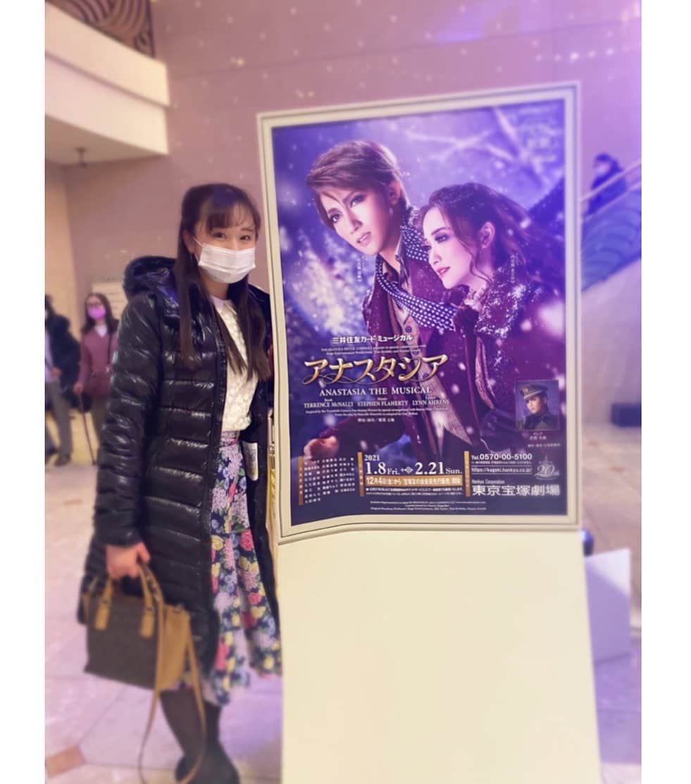 茉玲さや那のインスタグラム：「﻿ ﻿ 【アナスタシア】﻿ 観に行ってきました🪐﻿ ﻿ 幼いころ、妹と弟と何回も観てた大好きなお話📕﻿ 宙組さんの素晴らしいコーラスで﻿ 見応え倍増でした!!﻿ まお、さよ、さやか、もえこ﻿ 同期も大活躍で目が足りなかったです✨﻿ あっという間だったな〜😳 ﻿ ﻿ 久しぶりの妹の舞台姿‪‪☺︎‬‬﻿ 何回観ても ドキドキ そわそわ﻿ そしてウルッとしてるのはここだけの話🤭笑﻿ ﻿ ﻿ 無事に千秋楽を終えられますように…🌱 ͛.*﻿ ﻿ ﻿ #アナスタシア﻿ #宝塚歌劇﻿ #宙組﻿ ﻿ ﻿」