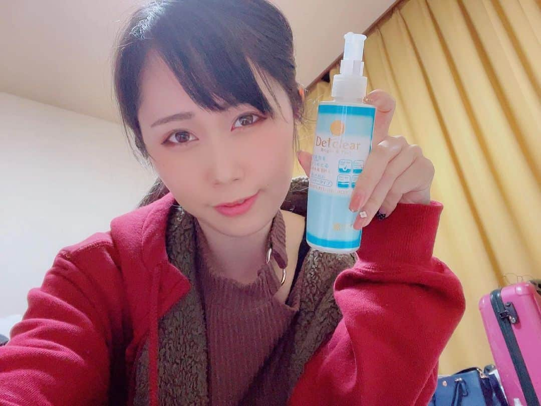 釘町みやびさんのインスタグラム写真 - (釘町みやびInstagram)「遠征先にもDetclearお供に連れてきちゃいました♥ . . 明日をつやつや素肌で迎えれるように お風呂でしっかりケアしたいとおもいます🛁✨ . . . 只今Detclearイメージモデルオーディションにエントリー中♥ . . ■いいね、コメントなど！ 沢山応援してもらえたら嬉しいです♥ . . . @detclear_official 様♥ @meishoku_corporation 様♥ @narrow_official 様♥ . #detクリアイメージモデル  #detクリア  #detclear  #ピーリング  #スキンケア  #スキンケア用品  #スペシャルケア  #明色化粧品  #すべすべ  #meishoku  #角質ケア  #角質除去  #お風呂でdet  #毛穴ケア  #黒ずみ  #おこもり美容  #イメージモデル  #遠征  #帰省  #お泊まり  #撮影会  #被写体モデル」2月19日 21時43分 - miyajyaga382