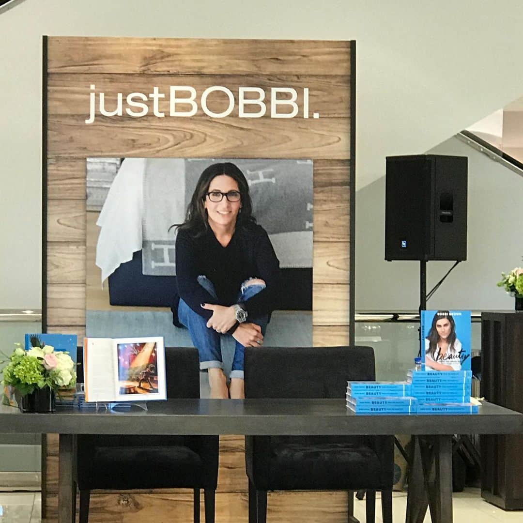 ボビー・ブラウンのインスタグラム：「When I think of how my career has ebbed and flowed and all the interesting projects I dove into, I smile. This was one of the first post-BBC. The justbobbi concept shops inside @lordandtaylor generously offered by my great friend and mentor #richardbaker. It was a white space that did often get grey but working through obstacles was half the fun. Building a new team was scary but magical @taratersigni @lynettehb @gretchenberra @allierosetba And now it’s morphed into a digital editorial site that still features my fav things. Check it out.」