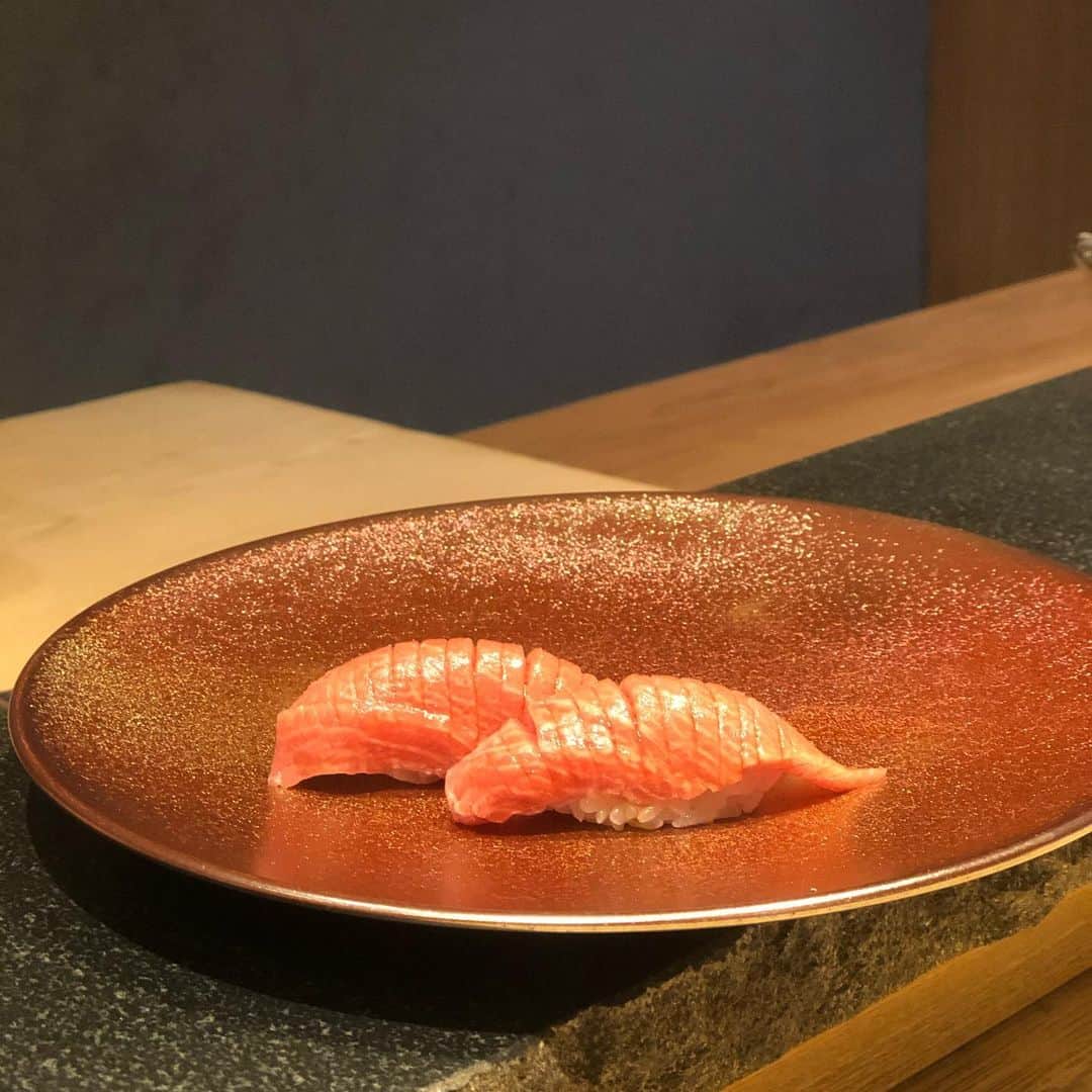 三浦瑠麗さんのインスタグラム写真 - (三浦瑠麗Instagram)「きょうはお酒を控える。煮魚はマグロカマすきみ。」2月19日 22時05分 - lullymiura