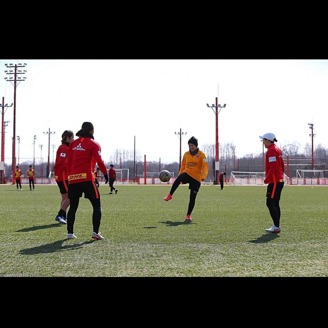 池田咲紀子さんのインスタグラム写真 - (池田咲紀子Instagram)「2021シーズンスタート⚽️😊  自分以外の人も載せてみた。笑  面白いと思ったやつは載せてみた。😊  あかりとかたかとか優ちゃんのやつ、嫌だったらごめん😂💦笑笑  あとは森さんとか立石さんも載せてみた😂  今年も レッズレディースの応援よろしくお願いします！  #浦和レッズレディース #nadeshiko #urawaredsladies #goalkeeper」2月19日 22時05分 - sakiko_ikeda_21