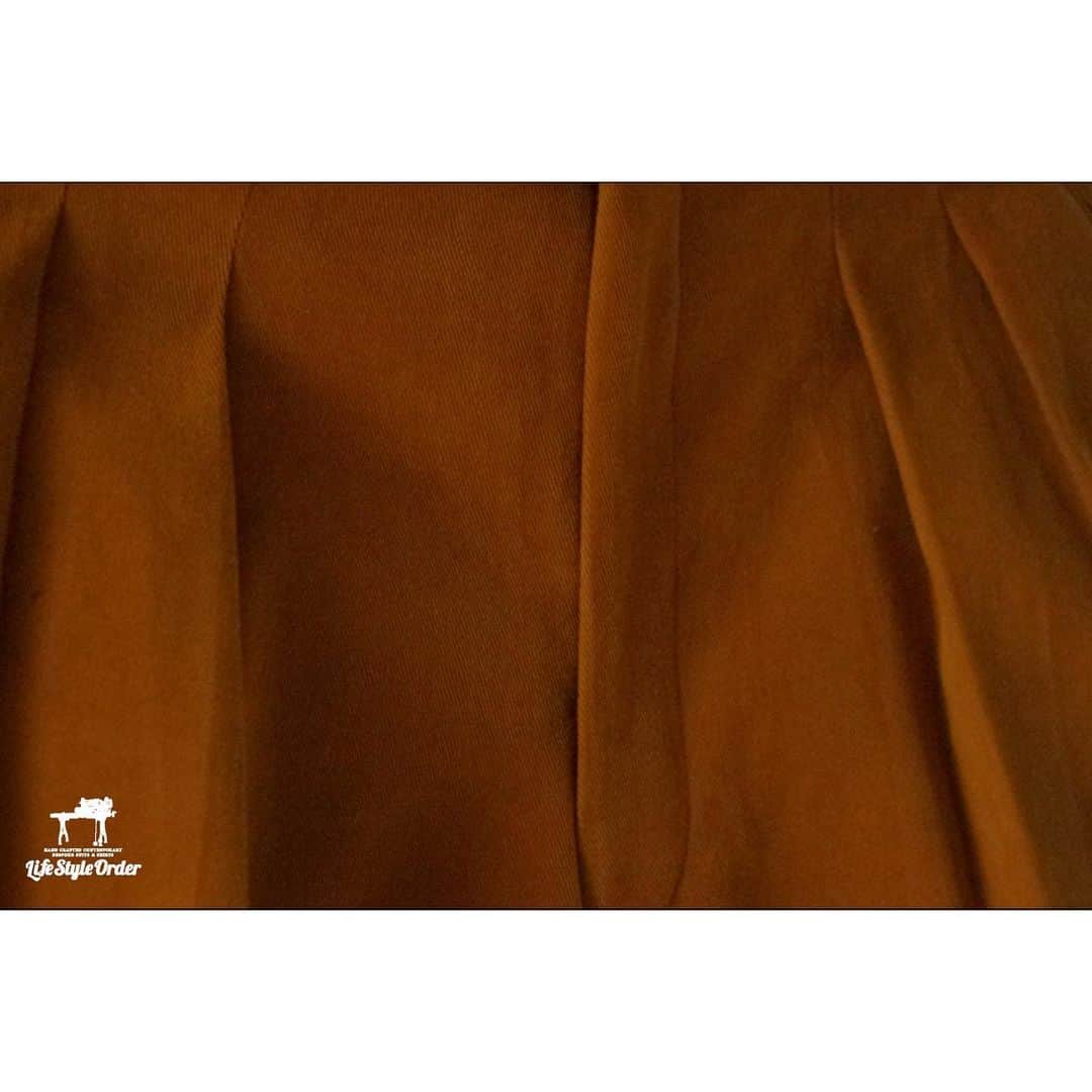 life_style_orderさんのインスタグラム写真 - (life_style_orderInstagram)「< jacket × trousers >﻿ ﻿ カジュアルなノーカラージャケットに中肉のコットン素材のワイドパンツスタイル。﻿ ﻿ カットソーを合わせたルーズコーデと配色が絶妙👌🏻﻿ ﻿ -----------------------------------------﻿ 11:00-19:00 木曜定休日﻿ 完全予約制﻿ ※HPのコンタクトフォームよりお願いします﻿ -----------------------------------------﻿ ﻿ #lifestyleorder #ライフスタイルオーダー #ジャケット #オーダージャケット #ノーカラー #ノーカラージャケット #ワイドパンツ #タックパンツ #ジャケパンスタイル #ジャケットコーデ」2月19日 21時58分 - life_style_order
