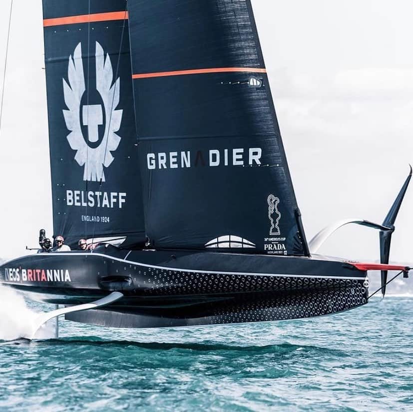 のインスタグラム：「Ready for the battle ahead. The Prada Cup final continues tomorrow.   “We are in the thick of the fight right now, we will give it our best shot and I have every confidence in the team that we can come through this.”  - Sir Ben Ainslie  Good luck to the team from us all here at Henri-Lloyd #racing #americascup #sailing」