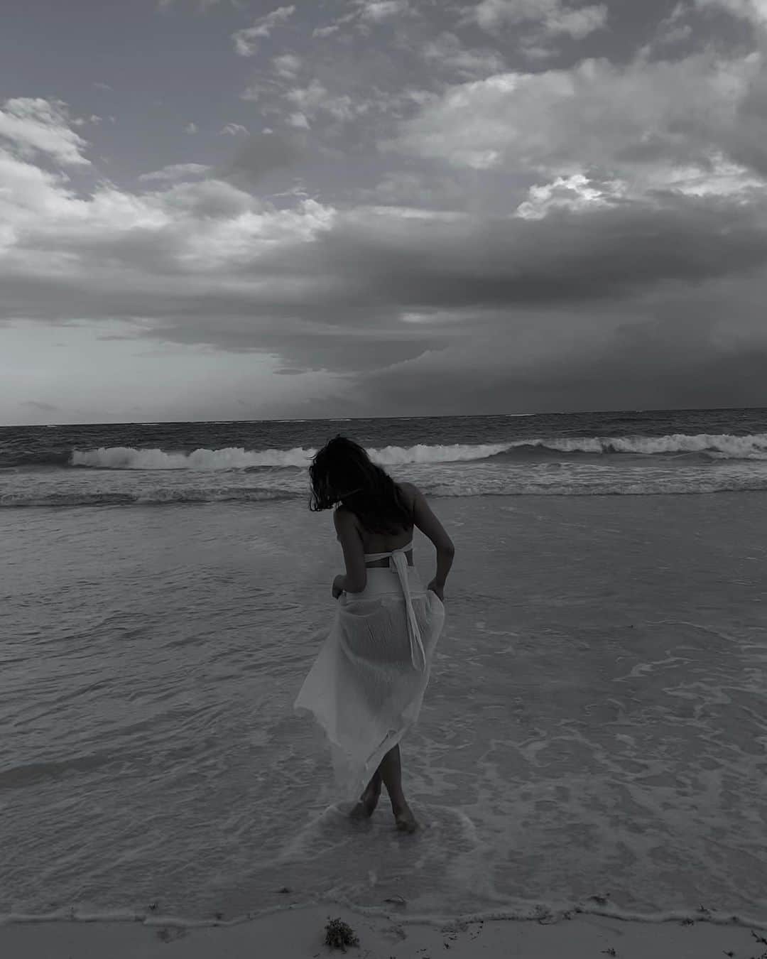 Mara Teigenのインスタグラム：「To see me in Tulum-Click the link in my bio🤍」
