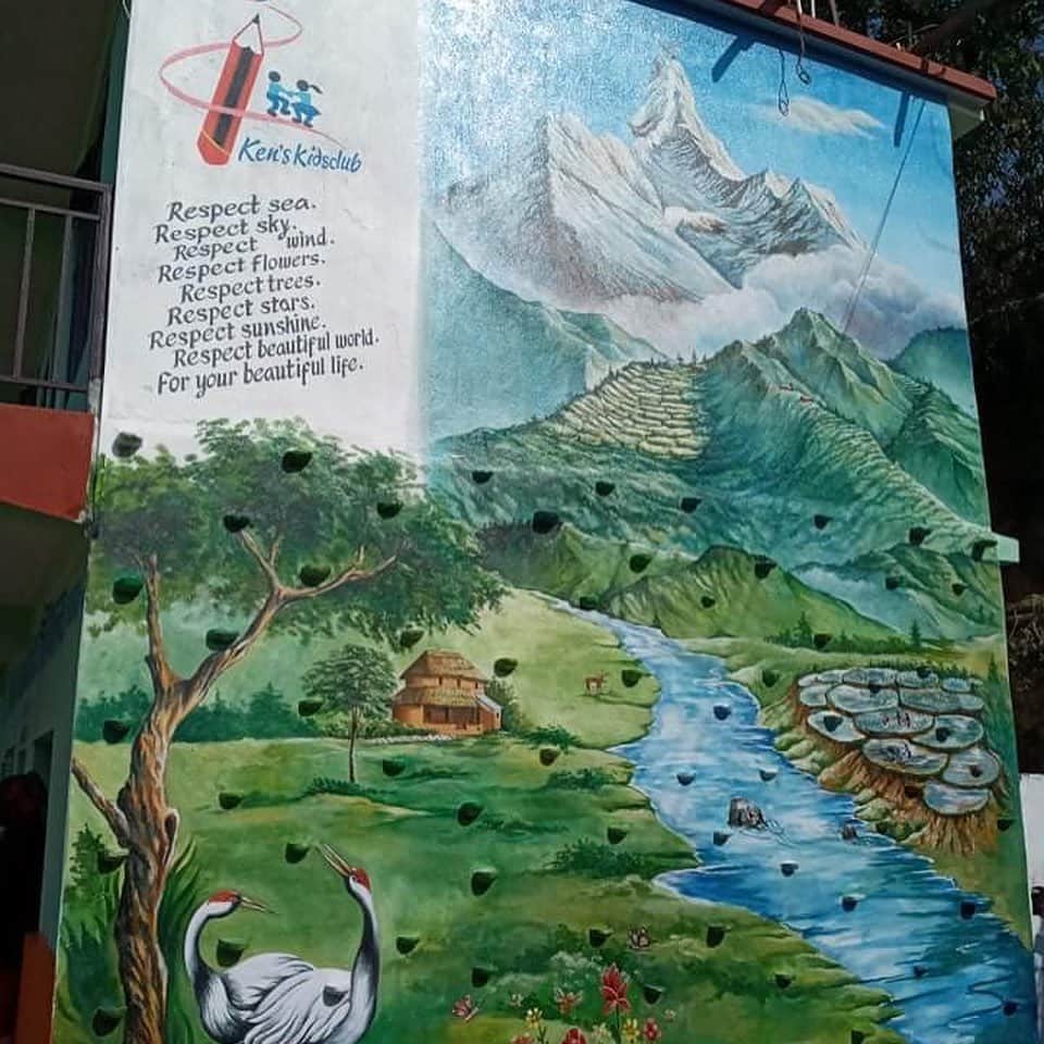 野口健さんのインスタグラム写真 - (野口健Instagram)「ネパールで建設中の学校ですが、校舎の壁に驚くほど素敵な壁画！！！ここまでくると芸術作品ですね〜！！！正直、かなり感動しました！！！ #野口健#野口健ヒマラヤ基金」2月19日 22時18分 - noguchiken8848