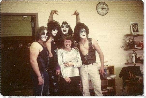 KISSさんのインスタグラム写真 - (KISSInstagram)「#FlashbackFriday: Thanks #KISSARMY for sharing your 1970's #KISSMemories. Amazing photos!  Show us your oldest personal #KISS related photo!」2月19日 22時39分 - kissonline