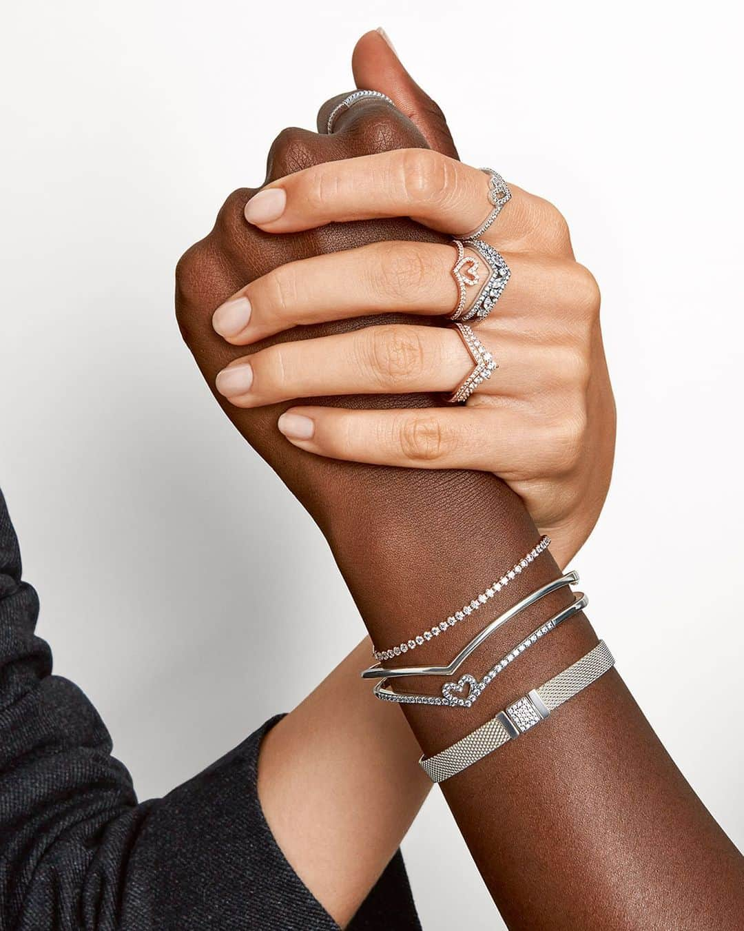 PANDORAさんのインスタグラム写真 - (PANDORAInstagram)「For stacking. For swapping. For sharing. There are limitless ways to combine Pandora’s timeless wishbone rings and bracelets. The new heart detail is just one more way to spread the love.  #PandoraTimeless #PandoraRing #SomethingAboutYou #PandoraBracelet #Jewellery」2月19日 22時45分 - theofficialpandora