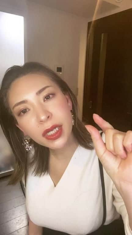 山名未紗のインスタグラム：「LIVEをご視聴頂きありがとうございました✨  ここ数年で私の身に起こったことは、20代、30代の女性の皆さんにお伝えしたい‼️  そんな想いで赤裸々にお話しさせて頂きました！  コメントで多くは語りませんのでLIVEを是非ご覧ください😌  ↓   #子宮頸癌 #子宮筋腫 #卵管造影検査  #リュープリン注射  #帝王切開 #子宮破裂 #切迫流産  沢山の方がリアルタイムでご視聴頂き沢山のコメントを頂きました。 コメントまでアーカイブ残ればいいのに😭  と思うくらい皆さんのご意見に心打たれました。  これからも宜しくお願い致します！」