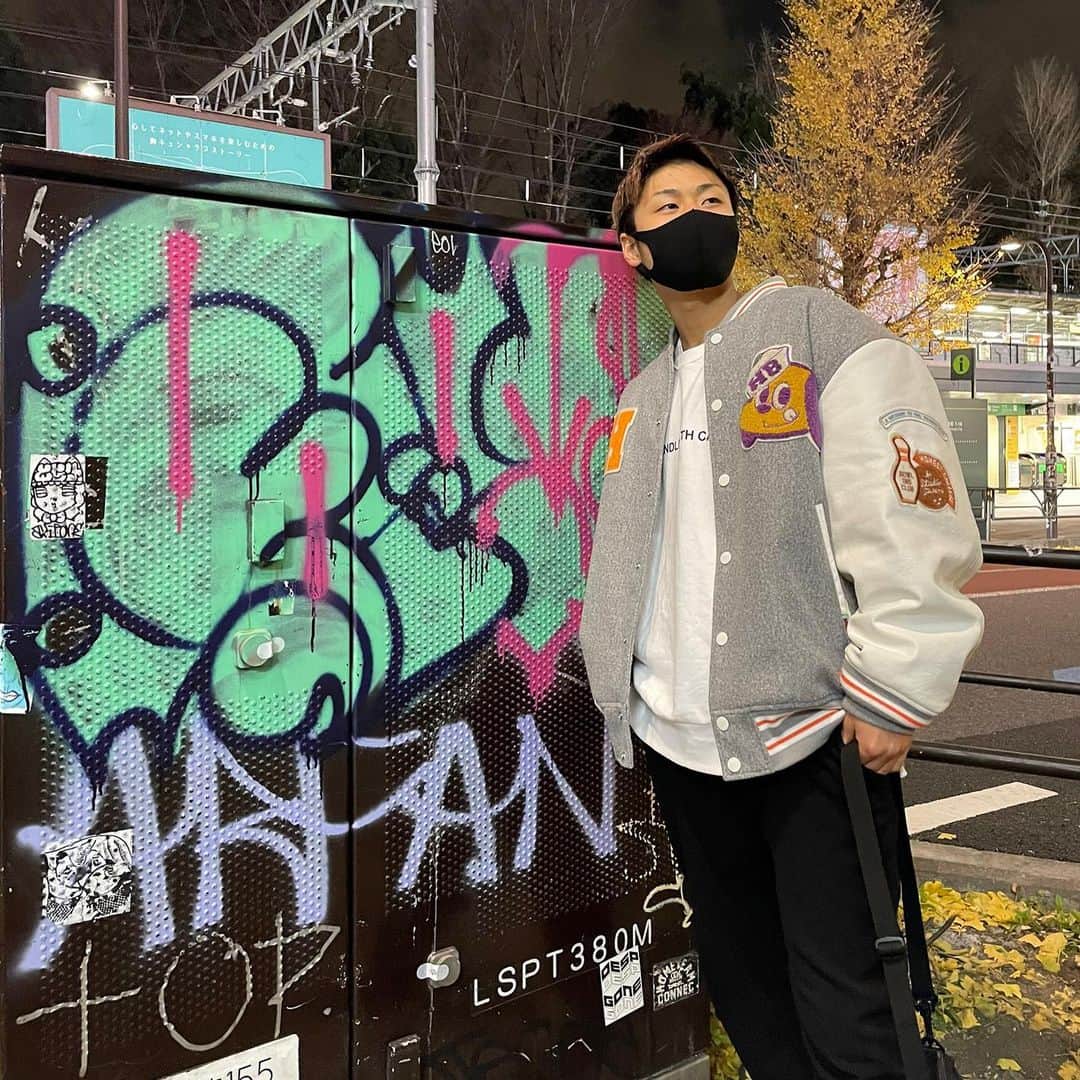 のインスタグラム：「スクワッド　　自己紹介  かず  かずが登場ブチ上げきたぞ調子はどうだ？HEY HEY✋  いつもスクワッドを応援してくれてありがとうございます🙇‍♂️ 僕らスクワッドが宇宙1いや世界1おもろいYouTuberです！  これから絶対スクワッドの時代がくるので皆さんついてきてくれたら嬉しいです！  #最高のメンバー #最高なファミワッド #超chill #おすすめ載ってたら教えて #スクワッド #かず」