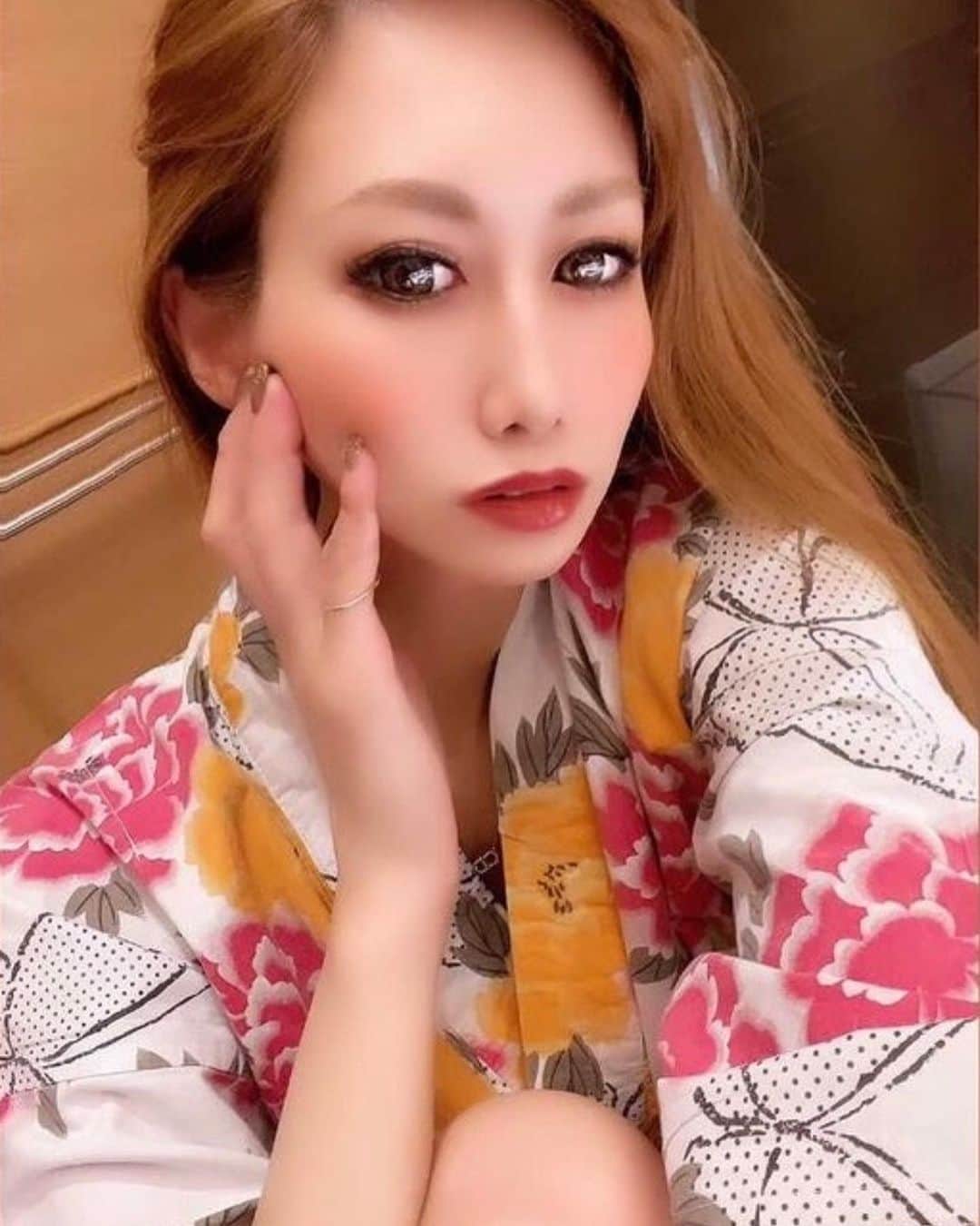 神出鬼没の【キャバ図鑑】のインスタグラム
