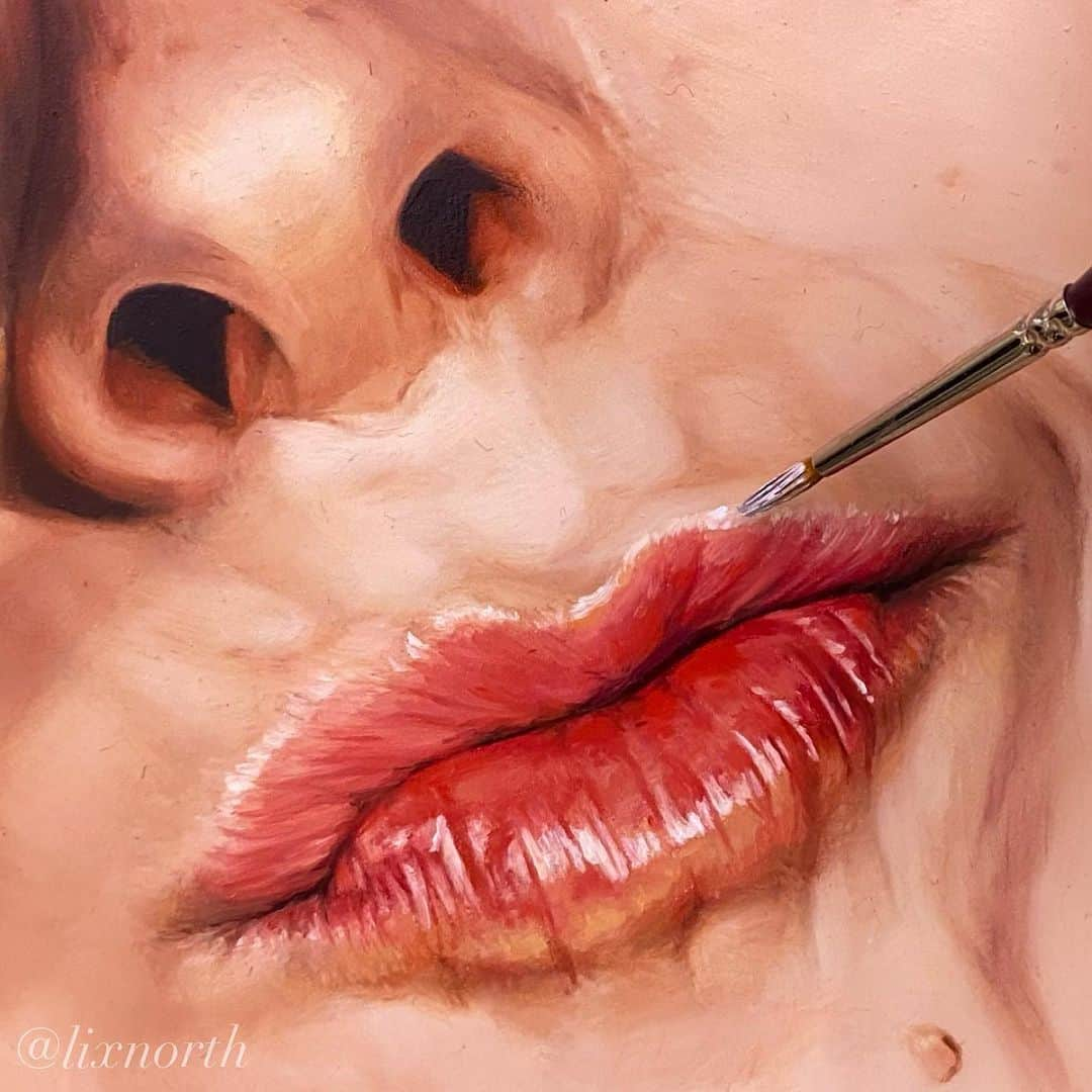 Lix Northさんのインスタグラム写真 - (Lix NorthInstagram)「Giving Friday a bit o’ lip 💋. ‘Tactician’ #wip, oil on aluminium. See the finished piece at @beinartgallery Melbourne as part of the Antipodes 2021 show, Feb 28th to March 21st. 👄🌊 #art #antipodes2021 . . . #oilpaint #selfportrait #portrait #lips #hyperrealism #realism #beautifulbizarre #instaart #instaartsy #instaartwork #instaartist #instaartpop #instaarthub #instaartoftheday #instaarte #instaarts #instaartistic #artwork #artist #newartwork #artistlife #artnews #artinfo #fineart #resourceryartists #arte #dibujo」2月19日 22時53分 - lixnorth