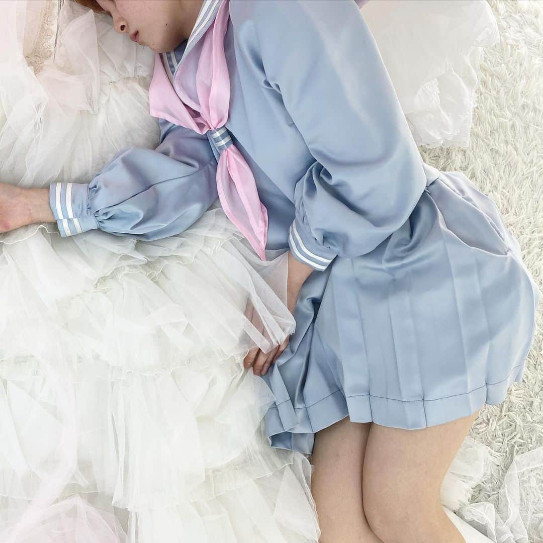 双木昭夫のインスタグラム：「オリジナルセーラー服は白とグレーの2色あります」