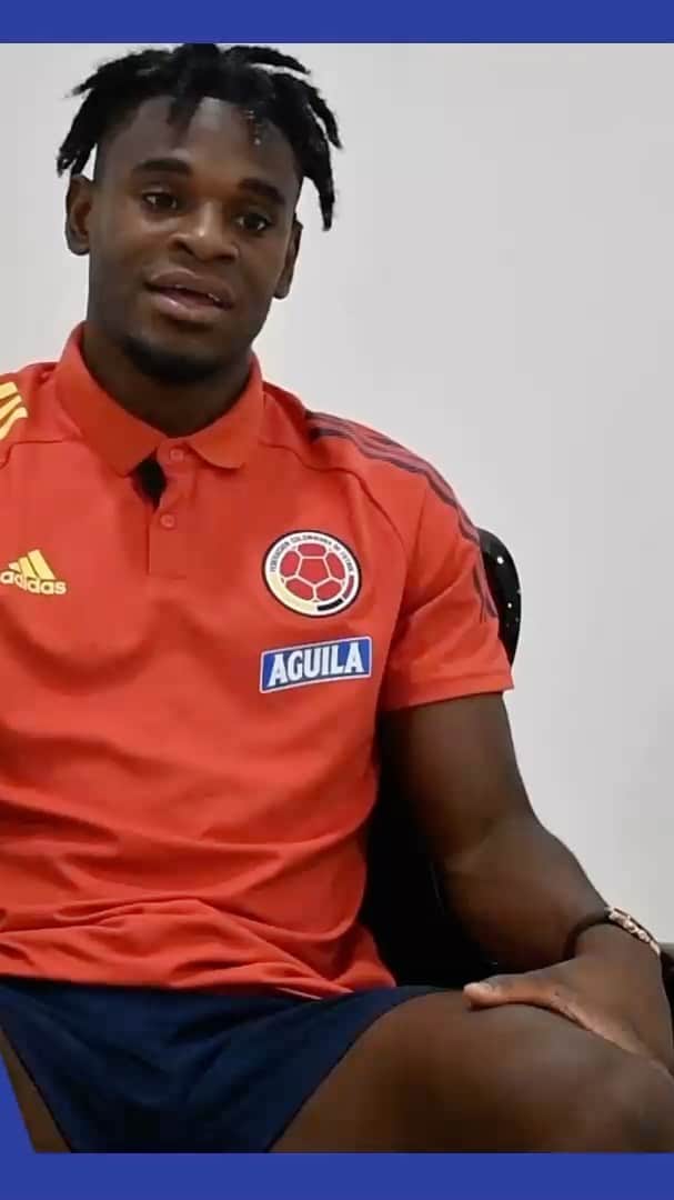 サッカー コロンビア代表チームのインスタグラム：「@duvanzapata91 ... Un día se vistió de rojo 🔴  ¿Recuerdas el debut de Duván con el @americadecalisa ? 🤔  🎬  ⬇️」