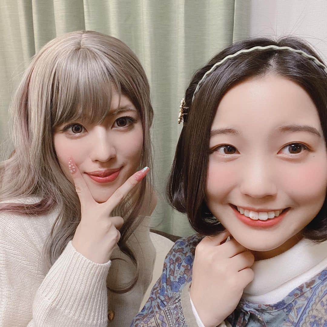 春瀬なつみさんのインスタグラム写真 - (春瀬なつみInstagram)「. #てんかべ 第2回、ありがとうございました！ 今日は方向音痴だけど地図を作っている女の子という設定だったので、ふわふわな森ガールにしてみました☺️ ふわふわ＝森ガールって発想がすでに古いのですけど、一度やってみたかったの🙈 あーりぃはギャルな薬剤師を極めてきてましたし、そして！！ サプライズで高田憂希さんが来てくれましたーー！！！ 本当に知らなかったので、めちゃくちゃびっくりしました笑　どうにかアドリブで対応するのが難しかったです！ そして、次回は五十嵐さんが来てくださいます😌💕 とっても楽しみ…🥳 . #愛原ありさ ちゃん #高田憂希 さん 次回は#五十嵐裕美 さん✨」2月19日 23時13分 - haruse_natsumi