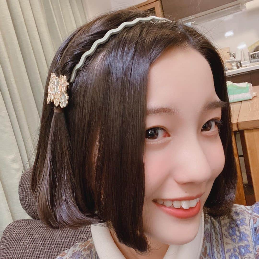 春瀬なつみのインスタグラム：「. #てんかべ 第2回、ありがとうございました！ 今日は方向音痴だけど地図を作っている女の子という設定だったので、ふわふわな森ガールにしてみました☺️ ふわふわ＝森ガールって発想がすでに古いのですけど、一度やってみたかったの🙈 あーりぃはギャルな薬剤師を極めてきてましたし、そして！！ サプライズで高田憂希さんが来てくれましたーー！！！ 本当に知らなかったので、めちゃくちゃびっくりしました笑　どうにかアドリブで対応するのが難しかったです！ そして、次回は五十嵐さんが来てくださいます😌💕 とっても楽しみ…🥳 . #愛原ありさ ちゃん #高田憂希 さん 次回は#五十嵐裕美 さん✨」