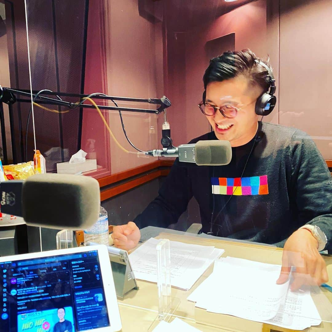 柴田聡さんのインスタグラム写真 - (柴田聡Instagram)「#hit795 はじまってるよ〜 #NACK5 #スペシャルウィーク #ステッカー #欲しい人にも #欲しくない人にも #大放出 #そして #番組ディレクター #たぴおかさん #はっぴーばーすでー  #うちわうけ番組」2月19日 23時14分 - satorushiba